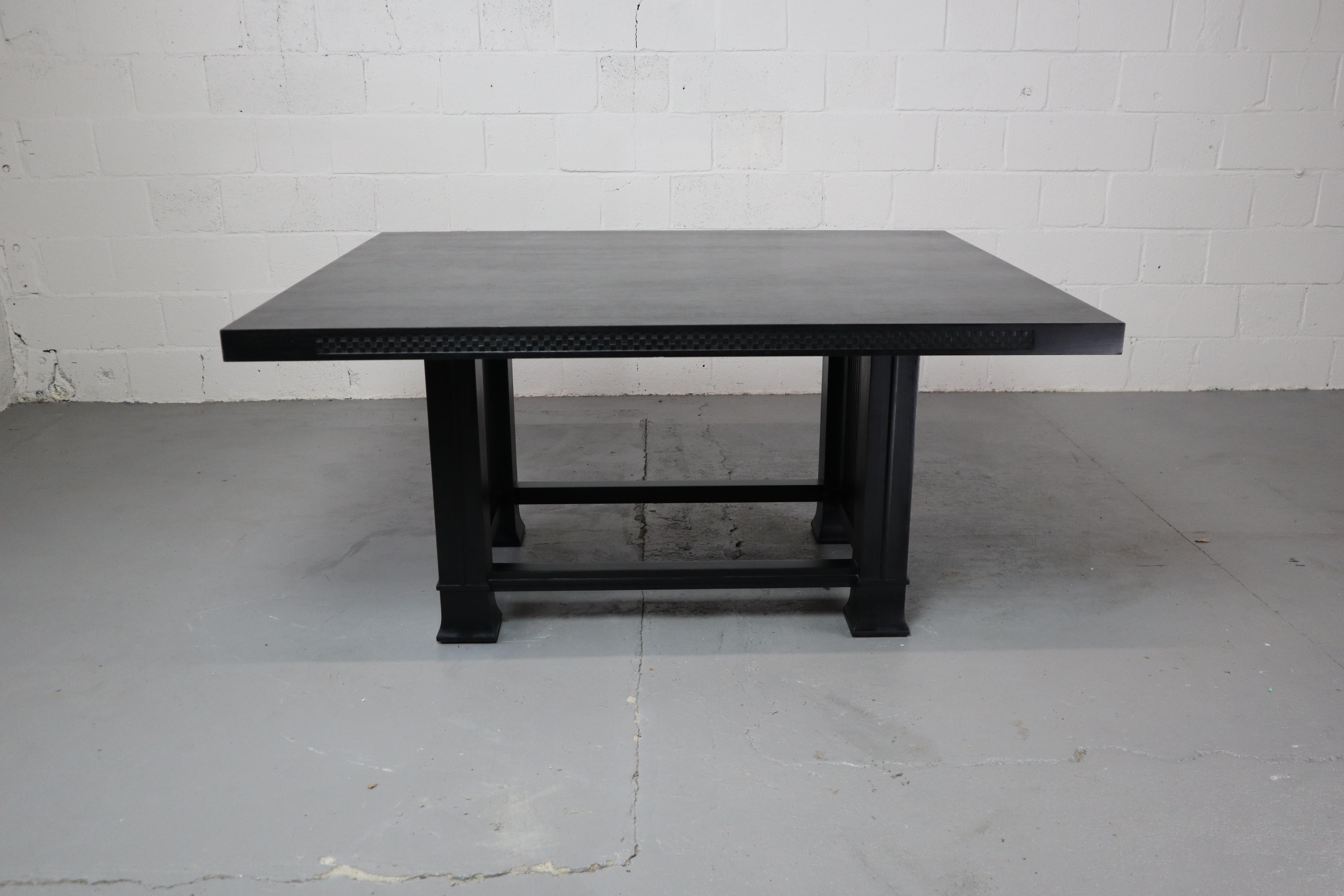 Husser 615 dining table by Frank Lloyd Wright for Cassina For Sale 3