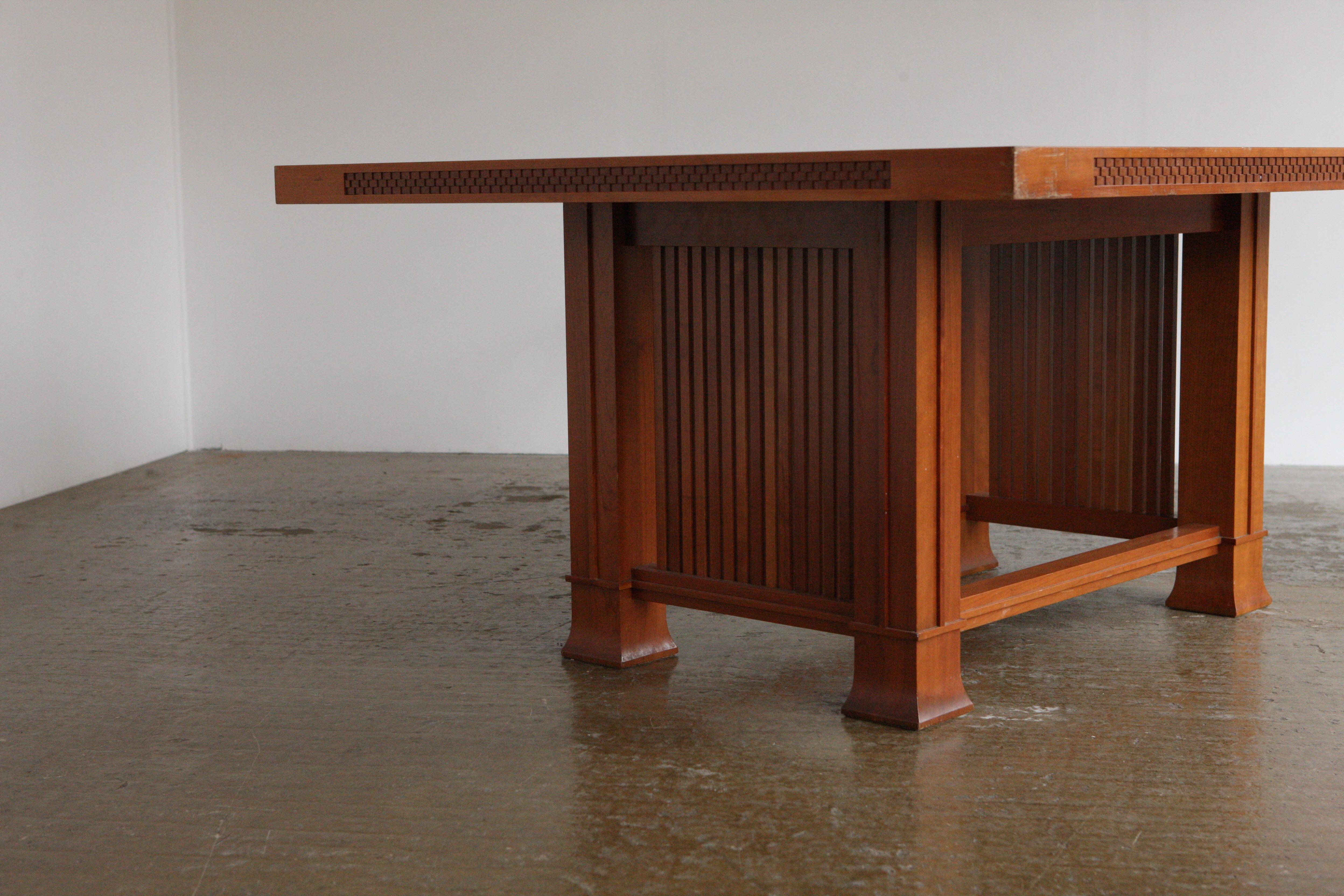 Husser 615 dining table by Frank Lloyd Wright for Cassina For Sale at ...
