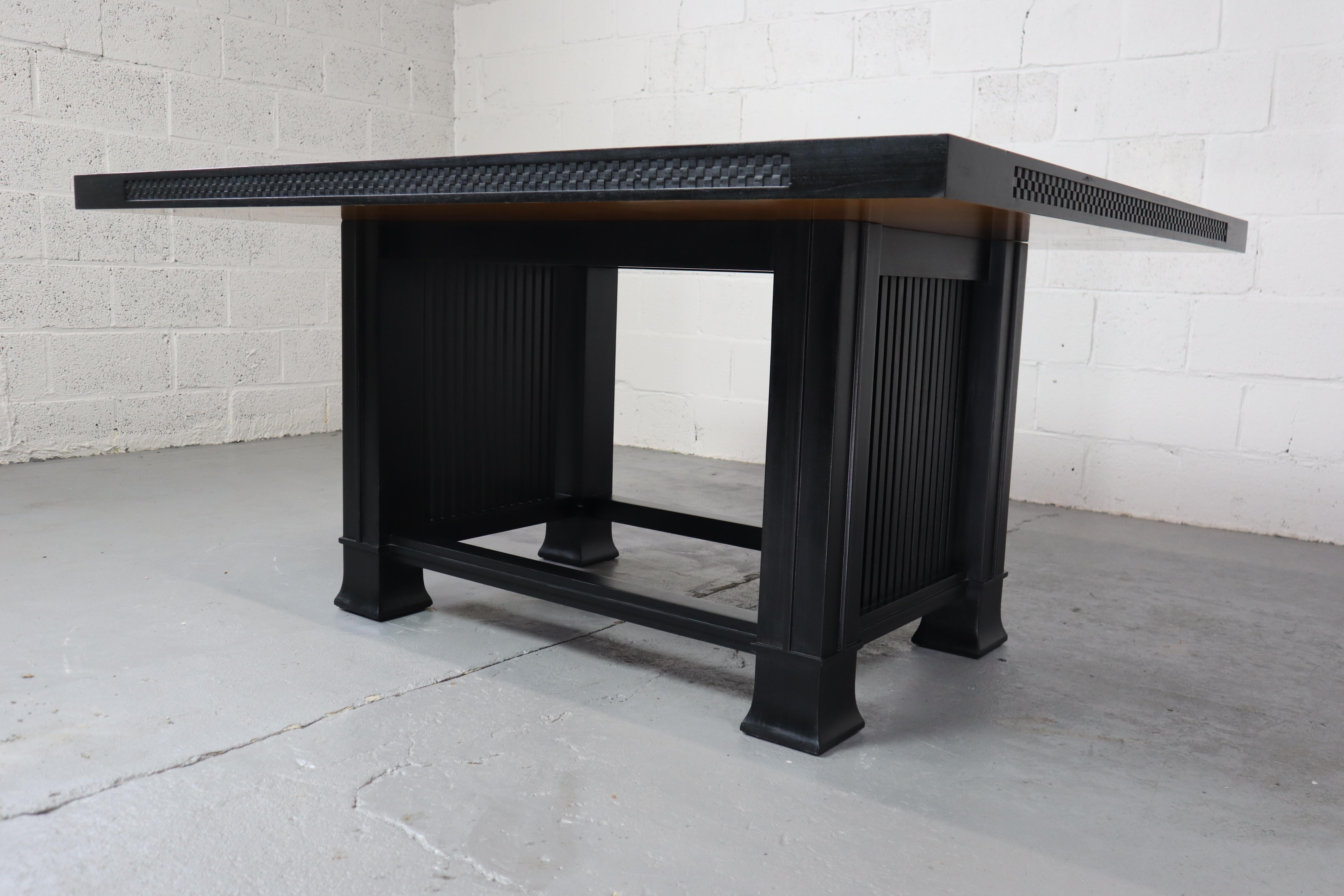 Husser 615 dining table by Frank Lloyd Wright for Cassina For Sale 7