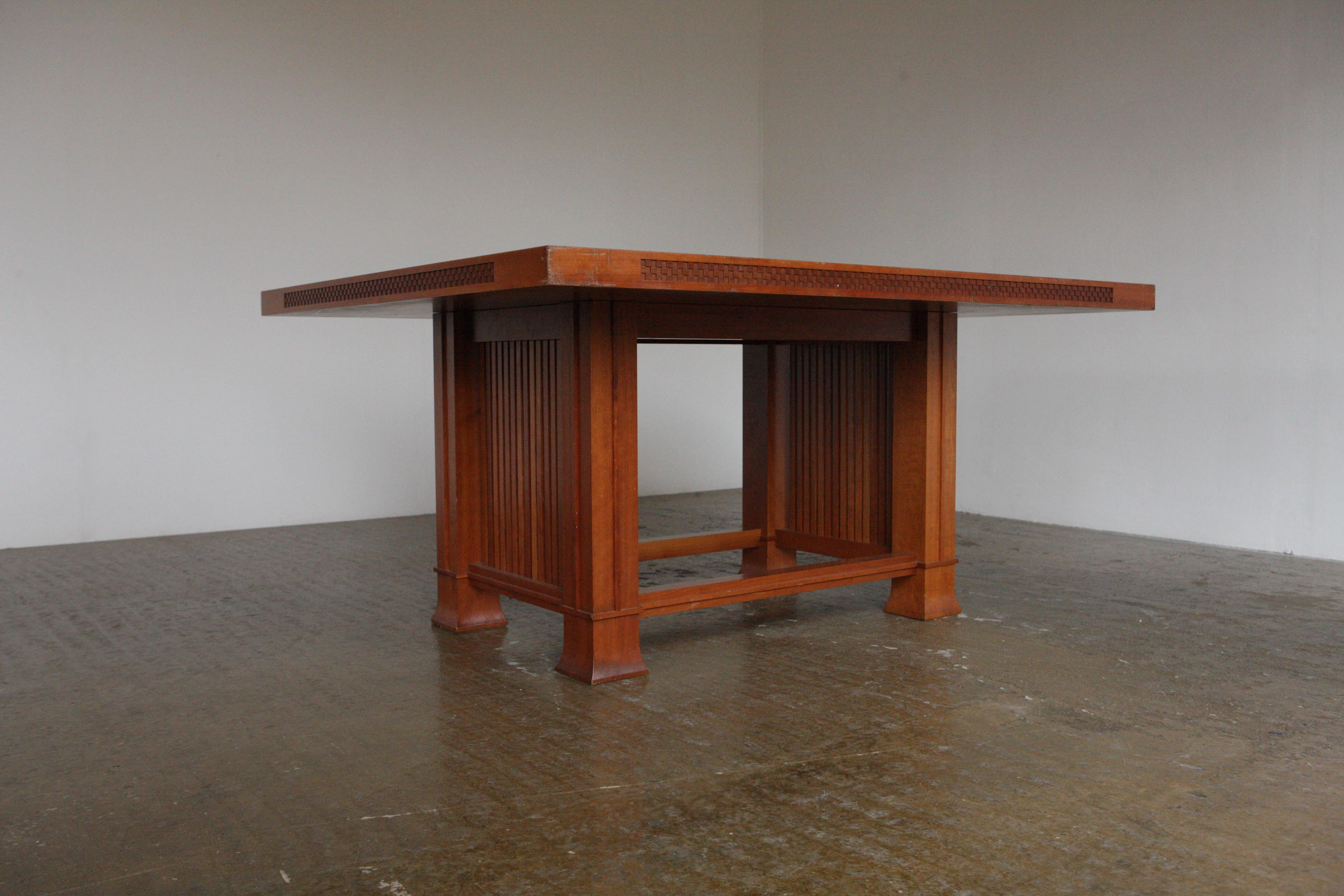 Husser 615 dining table by Frank Lloyd Wright for Cassina For Sale at ...