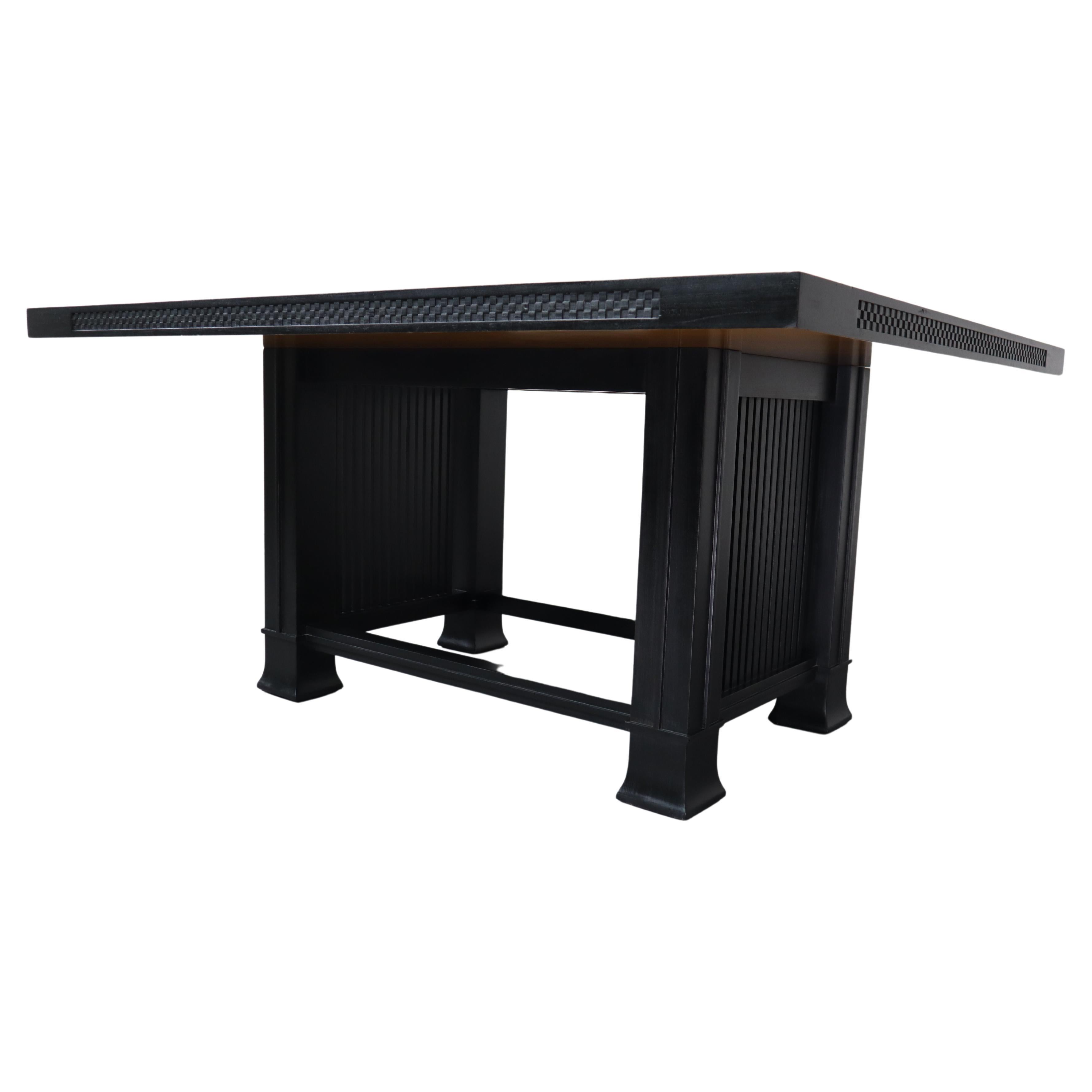 Husser 615 dining table by Frank Lloyd Wright for Cassina For Sale