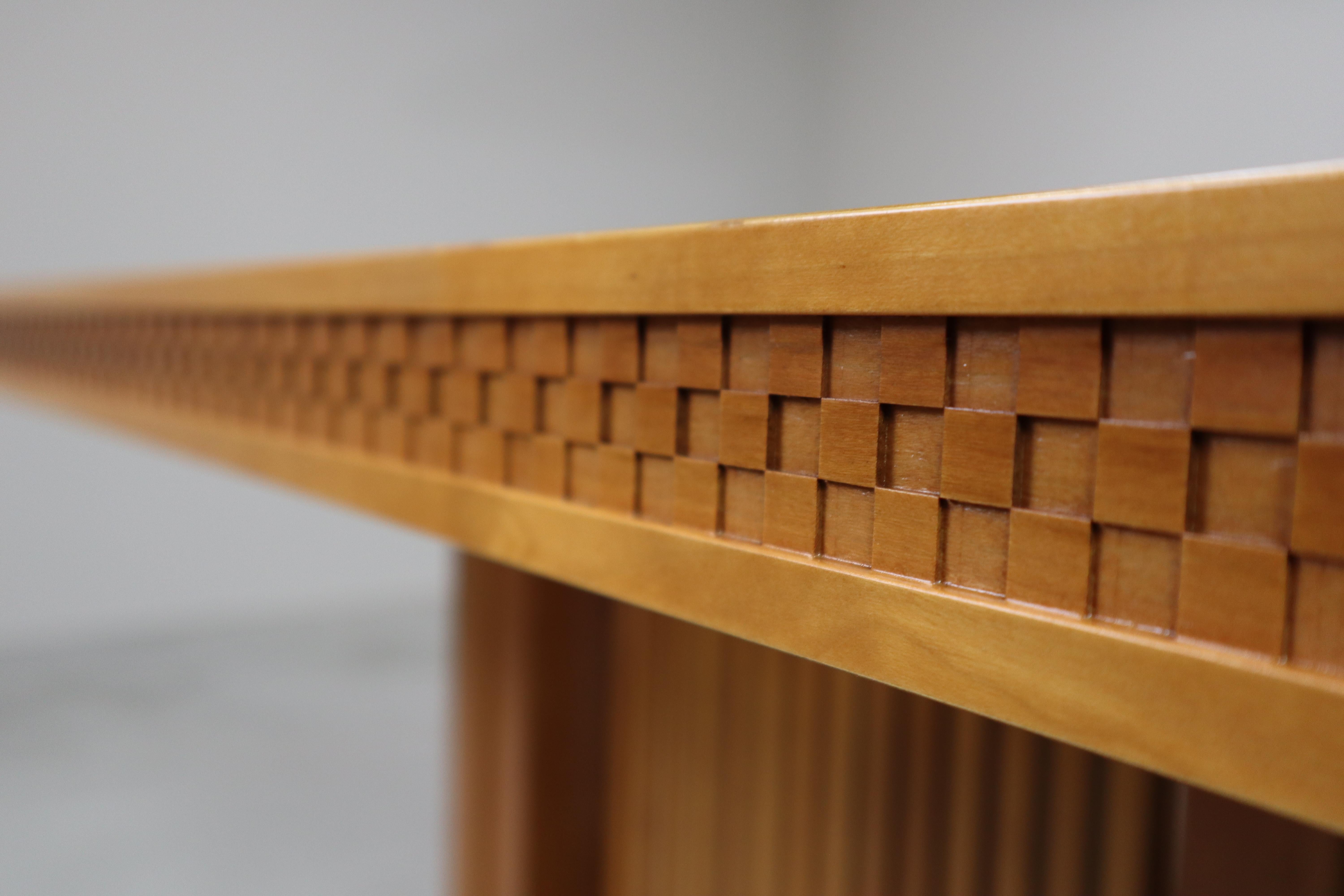 Husser 615 Esstisch von Frank Lloyd Wright, hergestellt von Cassina im Angebot 3