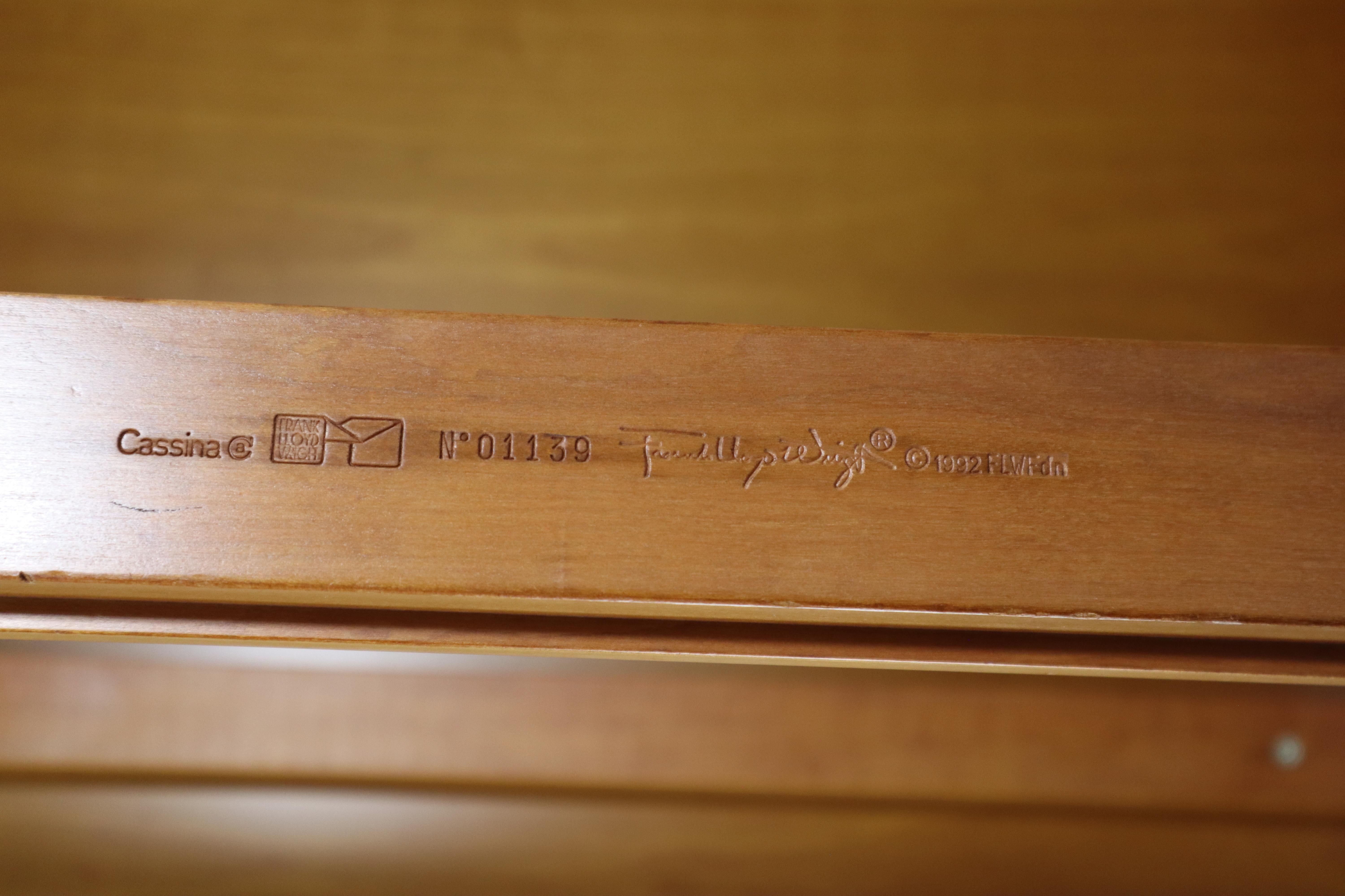 Husser 615 Esstisch von Frank Lloyd Wright, hergestellt von Cassina im Angebot 9