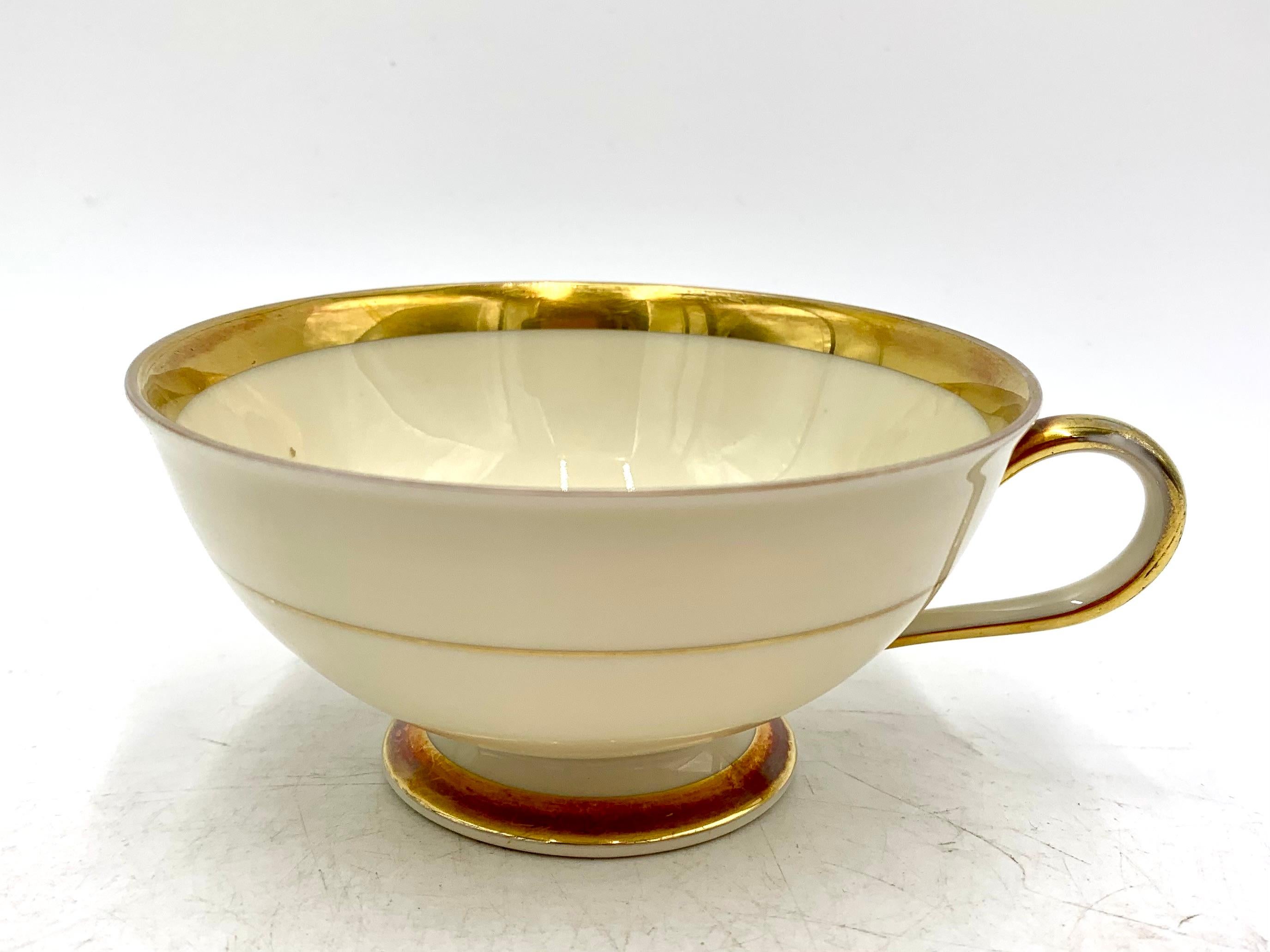 Hutschenreuther Cup, Germany, Mid 20th Century In Good Condition For Sale In Chorzów, PL