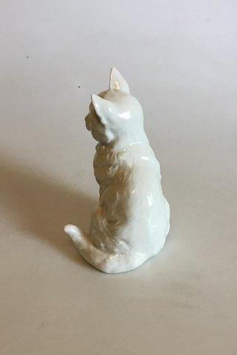 Hutschenreuther Germany figurine of cat. 

Measures 16.5 cm / 6 1/2 in.