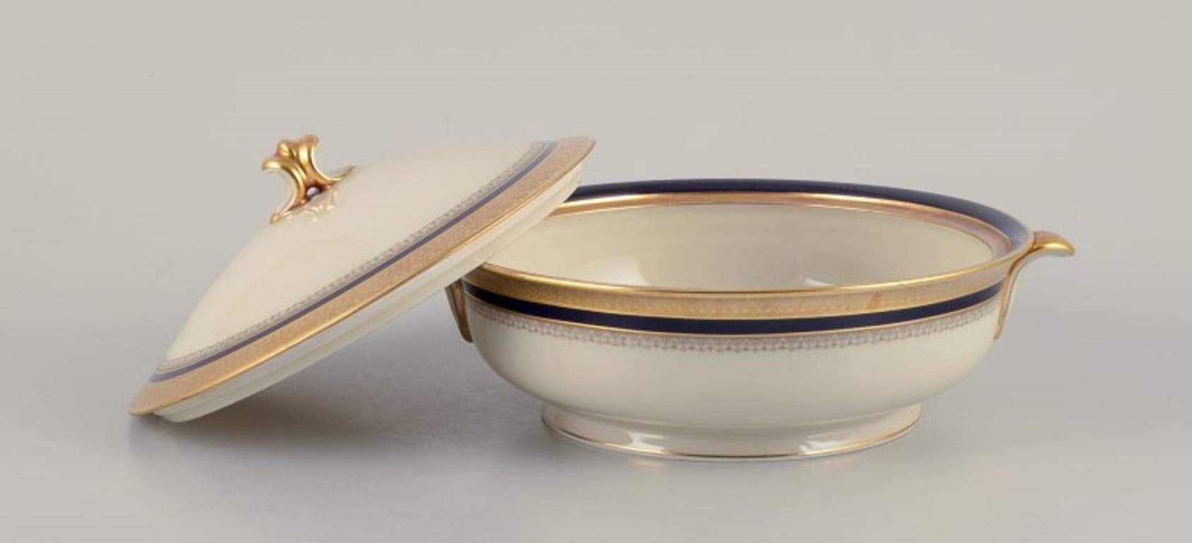 Mid-20th Century Hutschenreuther, Germany. Large covered bowl from the 