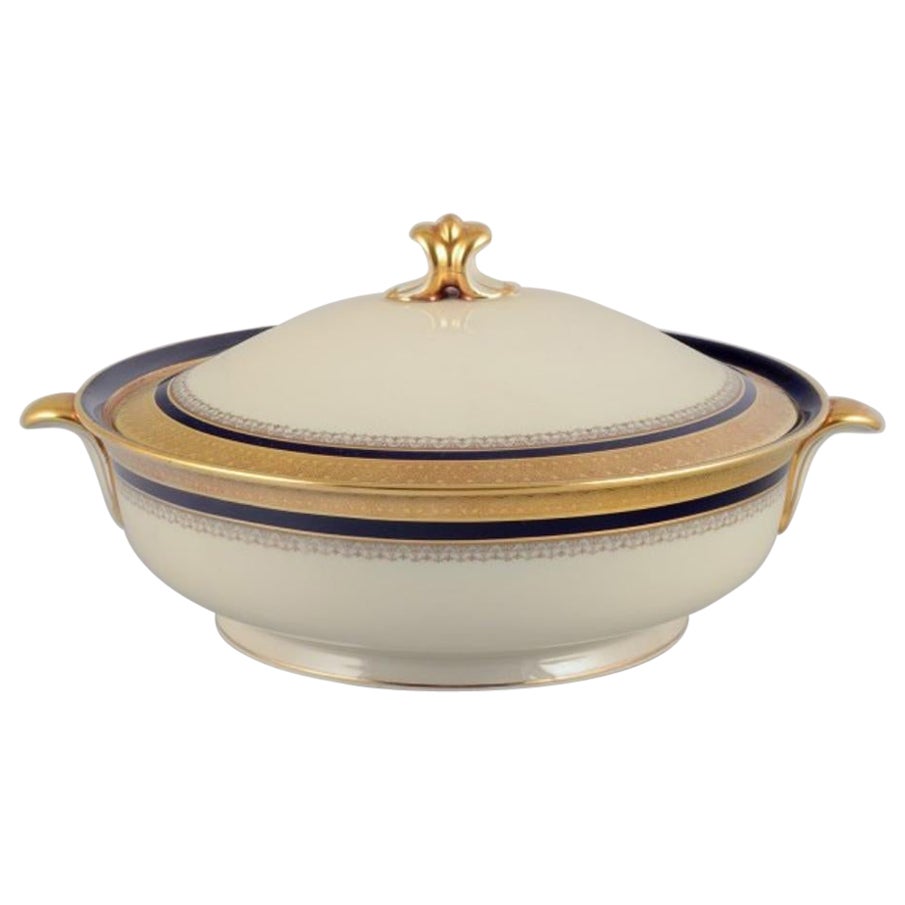 Hutschenreuther, Germany. Large covered bowl from the "Margarete" series.