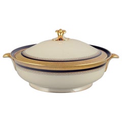 Hutschenreuther, Germany. Large covered bowl from the "Margarete" series.