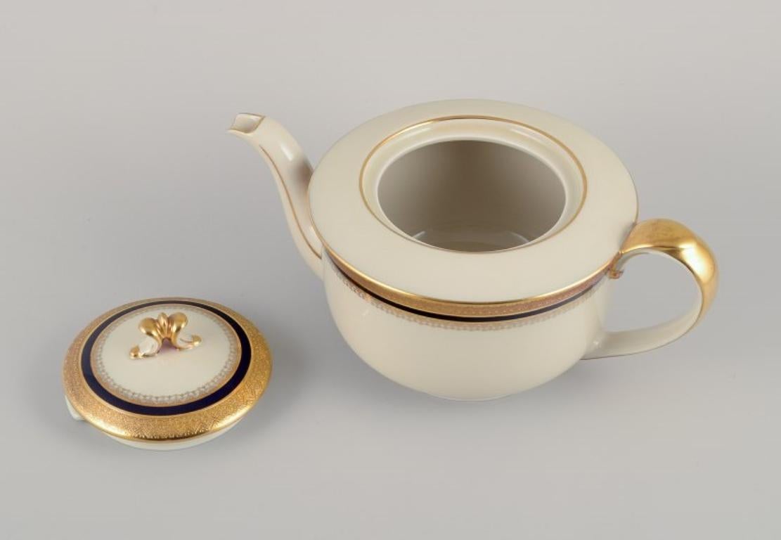 Hutschenreuther, Germany. Porcelain teapot from the 