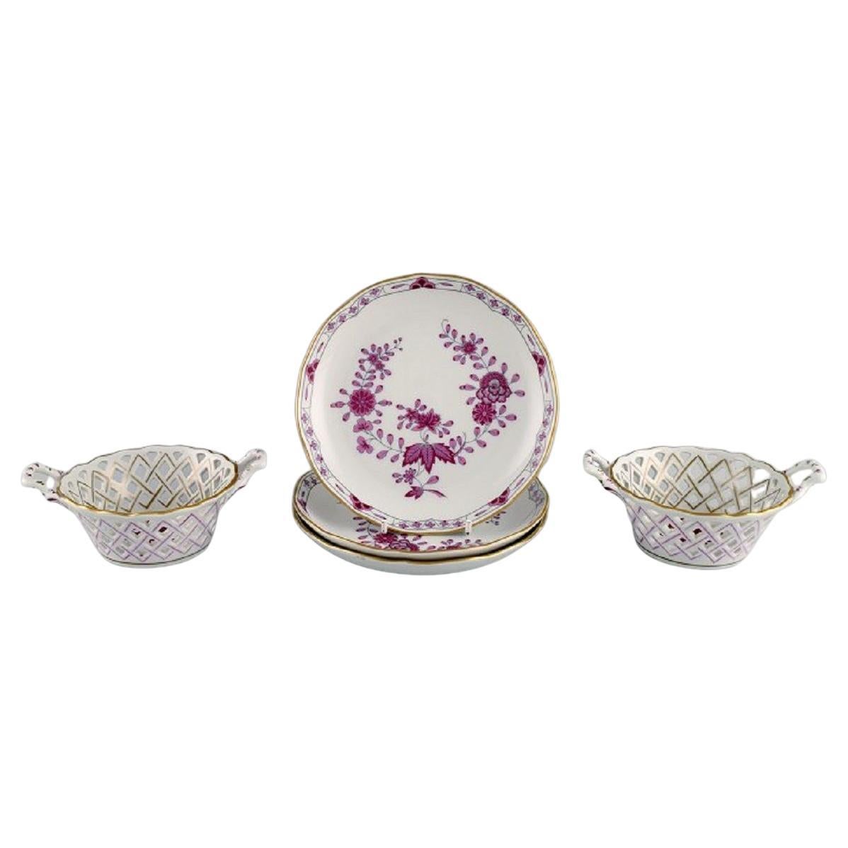 Hutschenreuther, Germany. Three plates and two bowls in openwork porcelain. For Sale
