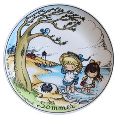 Hutschenreuther Joan Walsh Anglund Summer Plate — Sommer, 1966, Vintage 2C169