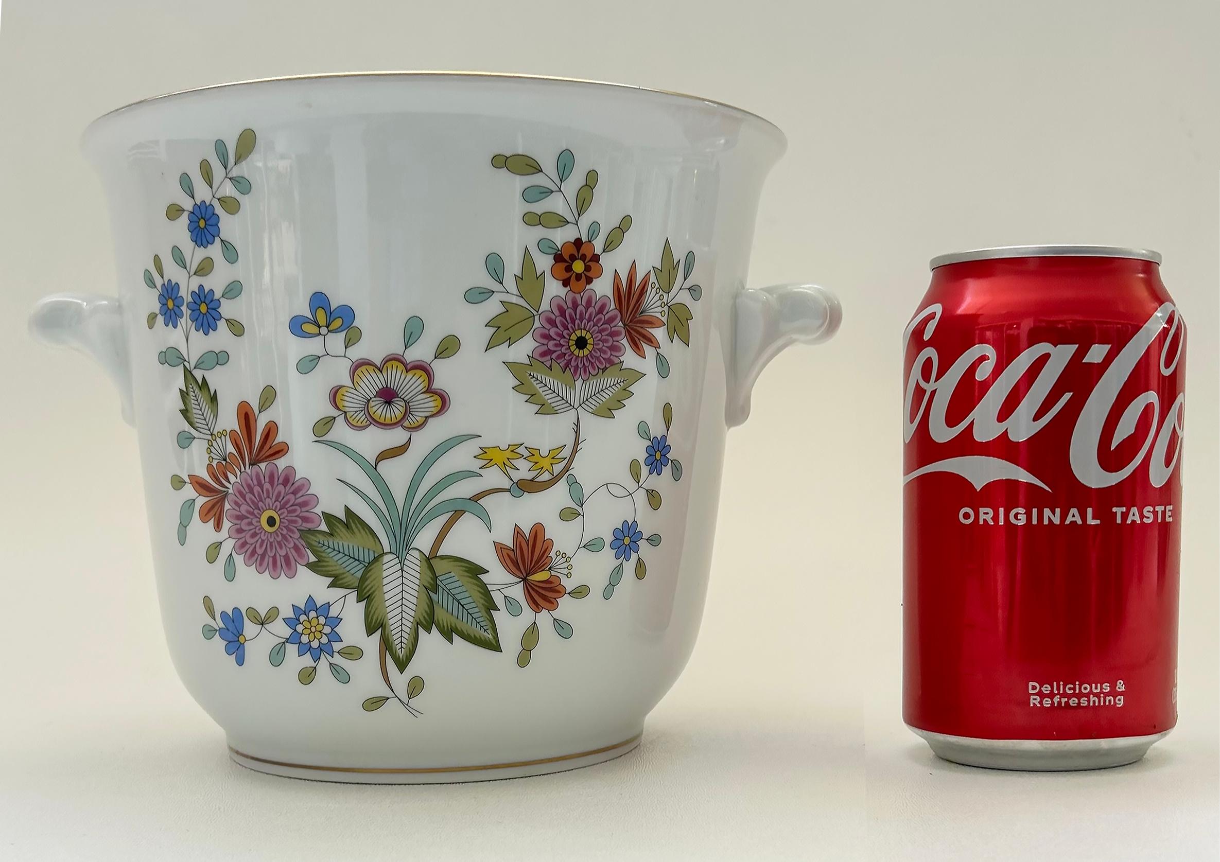 Hutschenreuther Tirschenreuth, Deutschland, Porzellan-Übertöpfe mit Blumendekoration (20. Jahrhundert) im Angebot