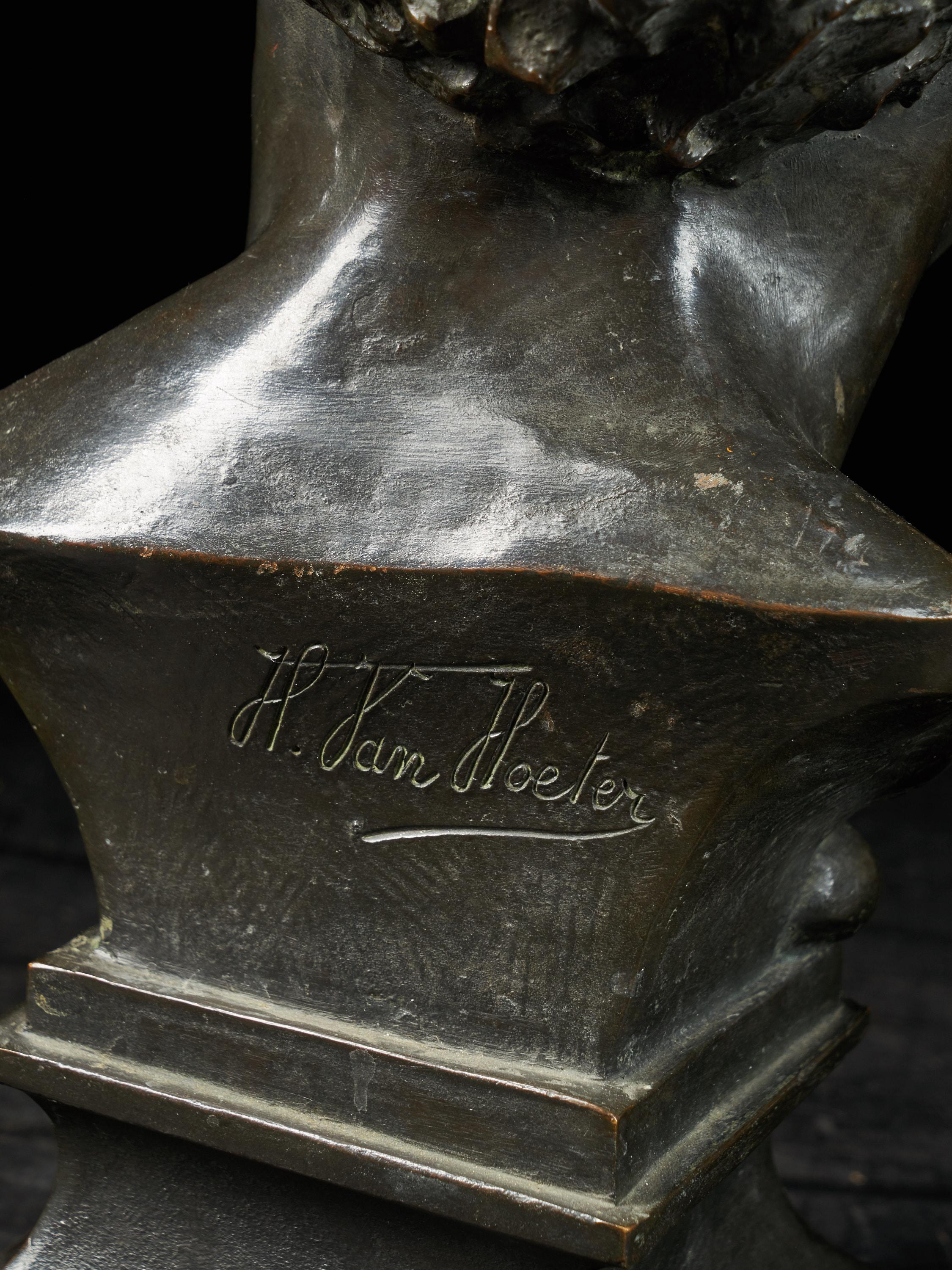 H.Van Hoeter, Bronze Buste of a Young Man, Signed In Good Condition In Leuven , BE