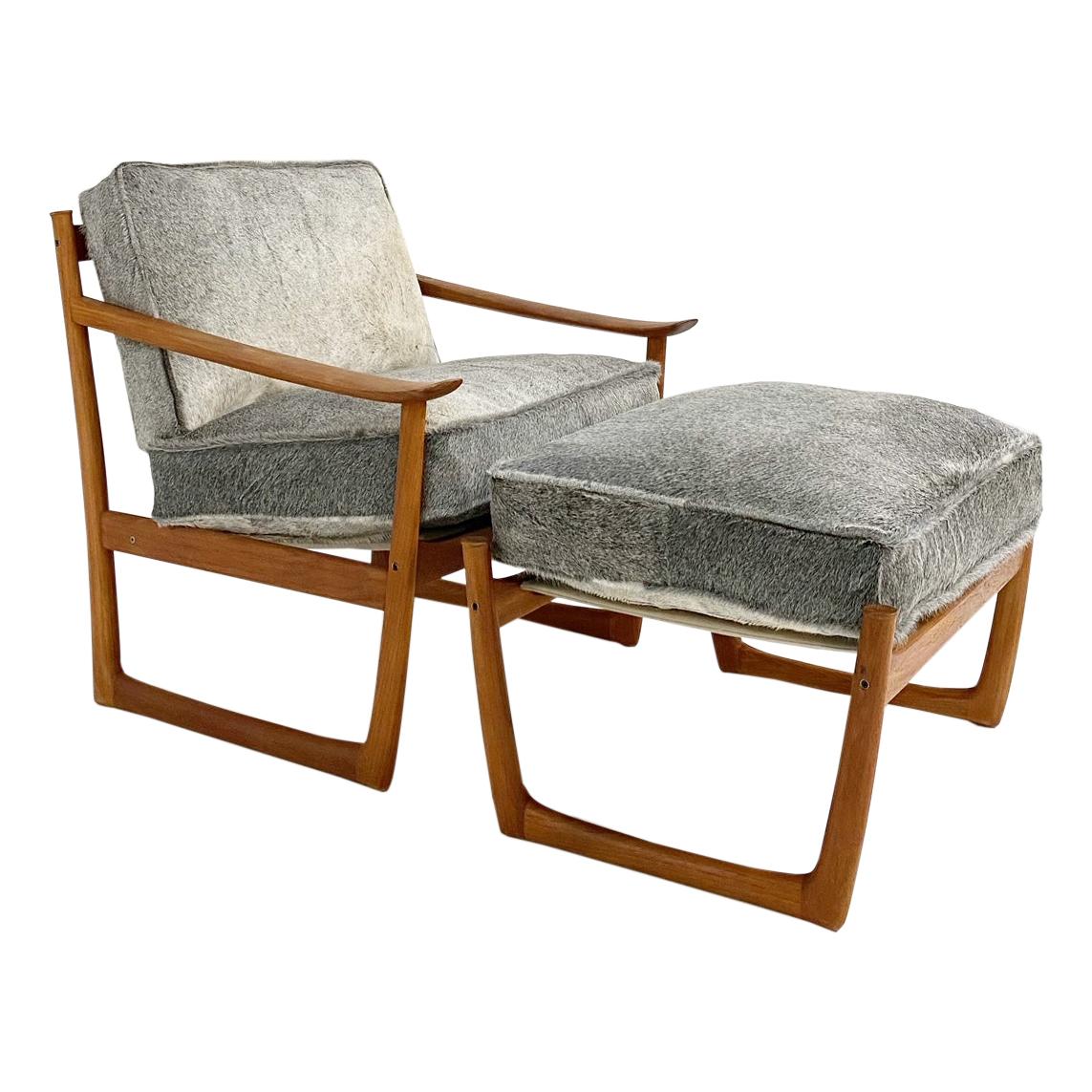 Hvidt and Mølgaard-Nielsen FD-130 Teak Chair and Ottoman in Cowhide For Sale