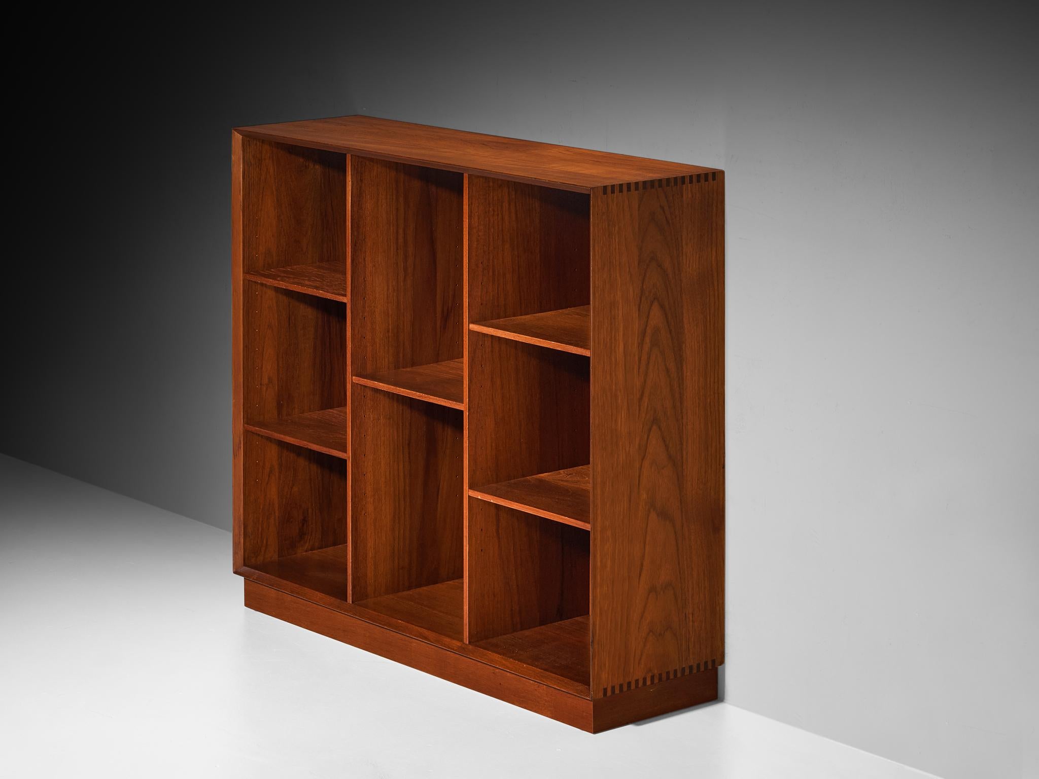 Metà XX secolo Hvidt & Mølgaard Nielsen per Søborg Møbelfabrik Libreria in Teak in vendita