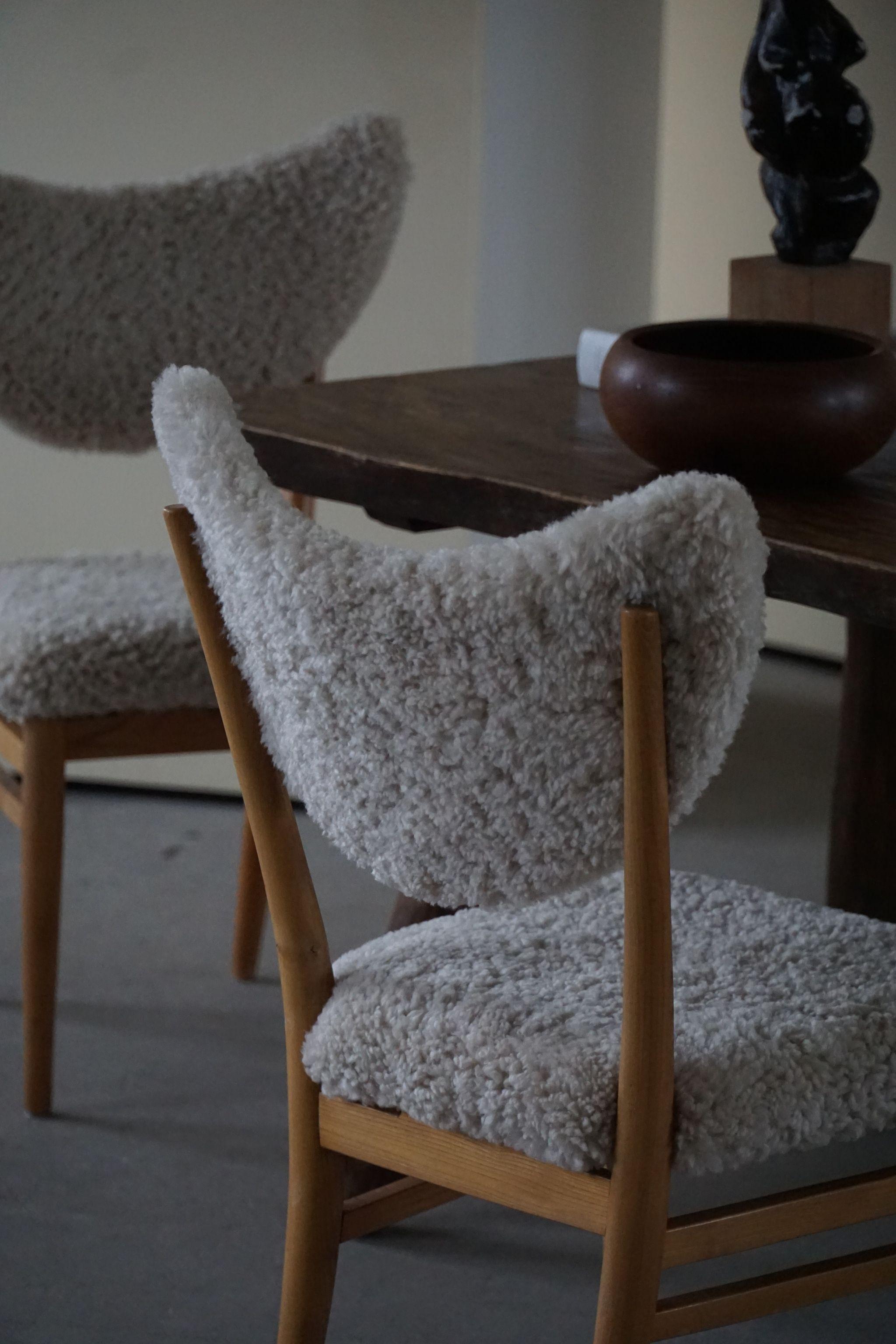 Hvidt & Mølgaard, Set of 4 Chairs in Ash, Reupholstered in Lambswool, 1950s For Sale 3