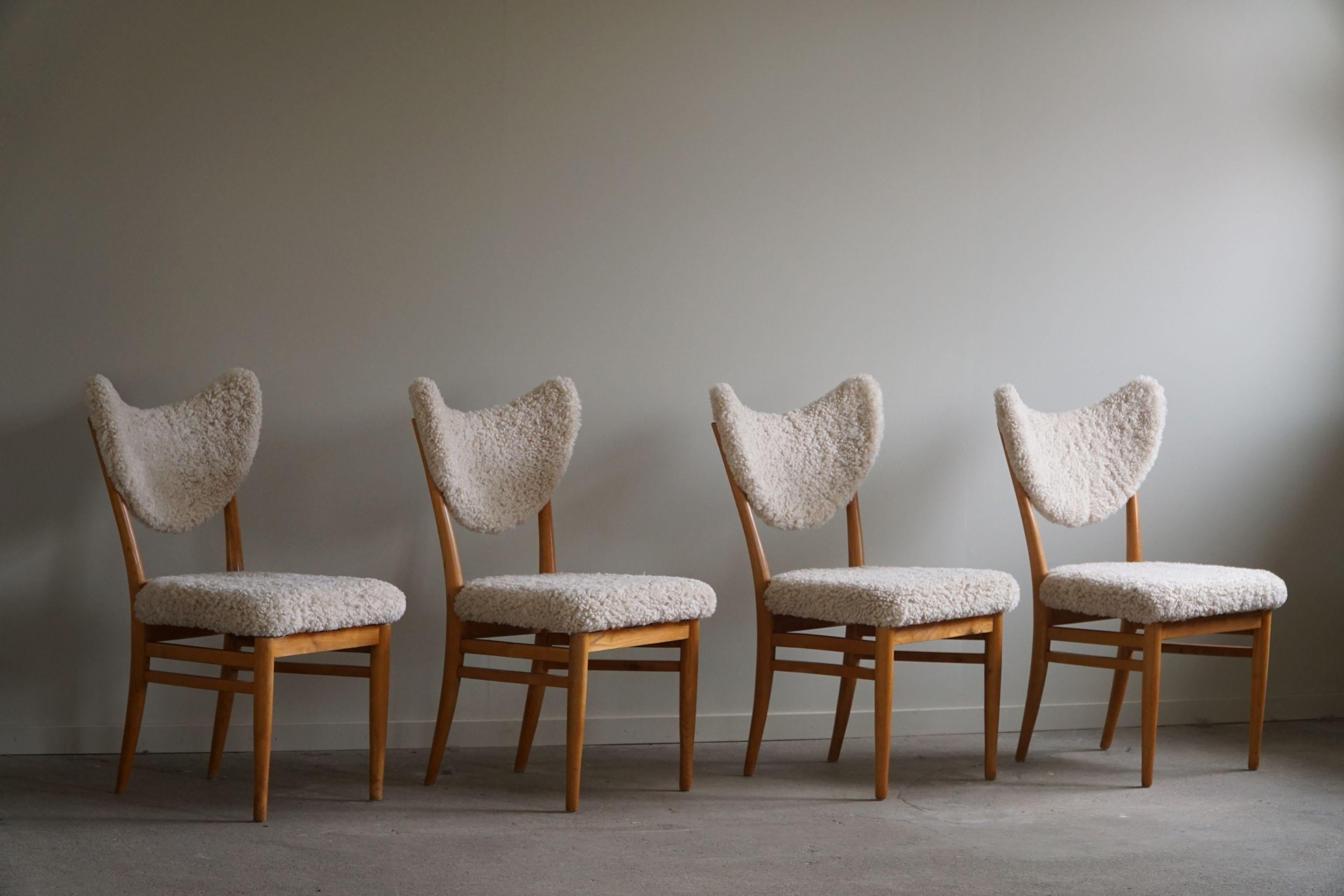 Hvidt & Mølgaard, Set of 4 Chairs in Ash, Reupholstered in Lambswool, 1950s For Sale 11