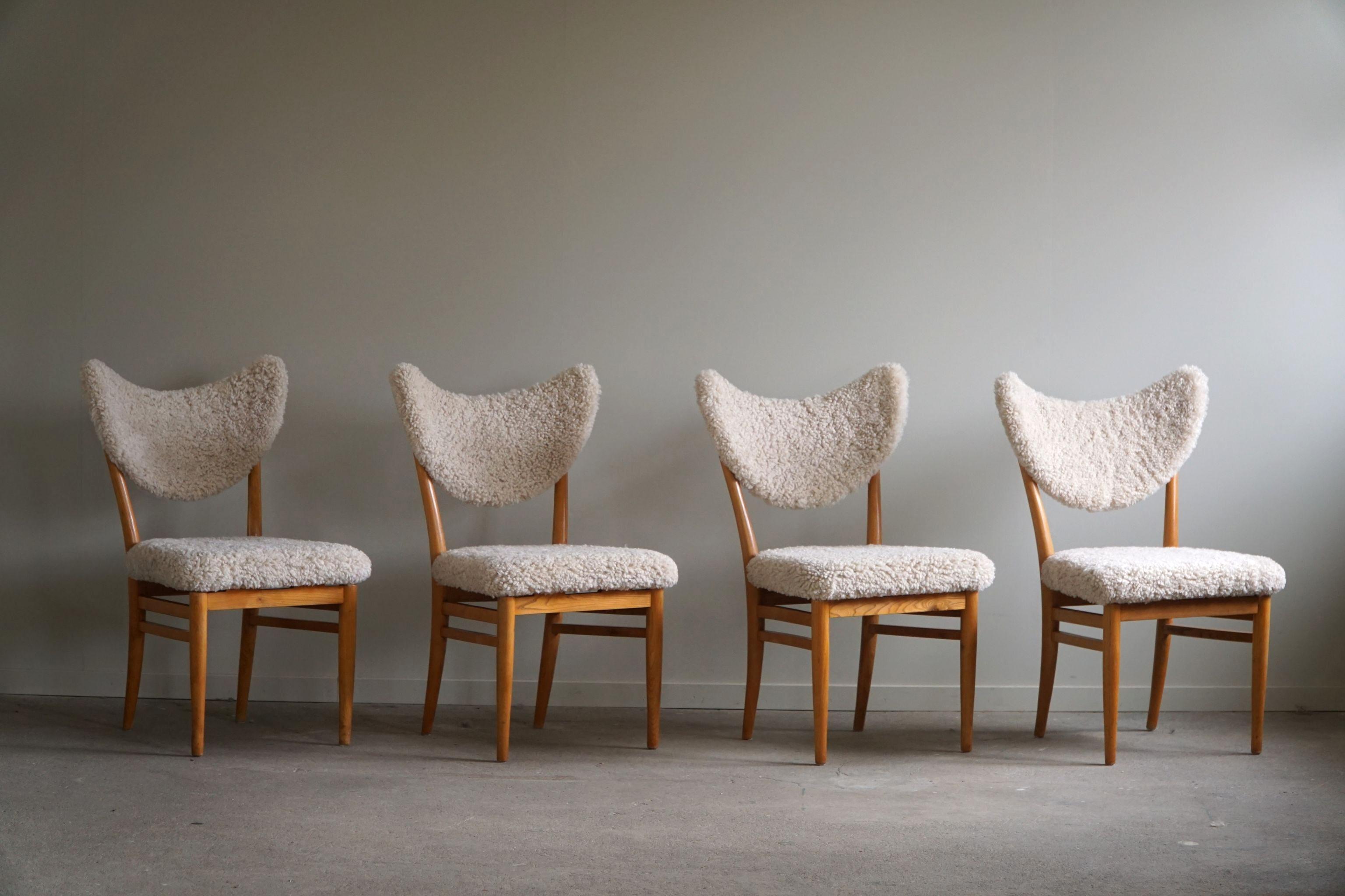 20th Century Hvidt & Mølgaard, Set of 4 Chairs in Ash, Reupholstered in Lambswool, 1950s For Sale