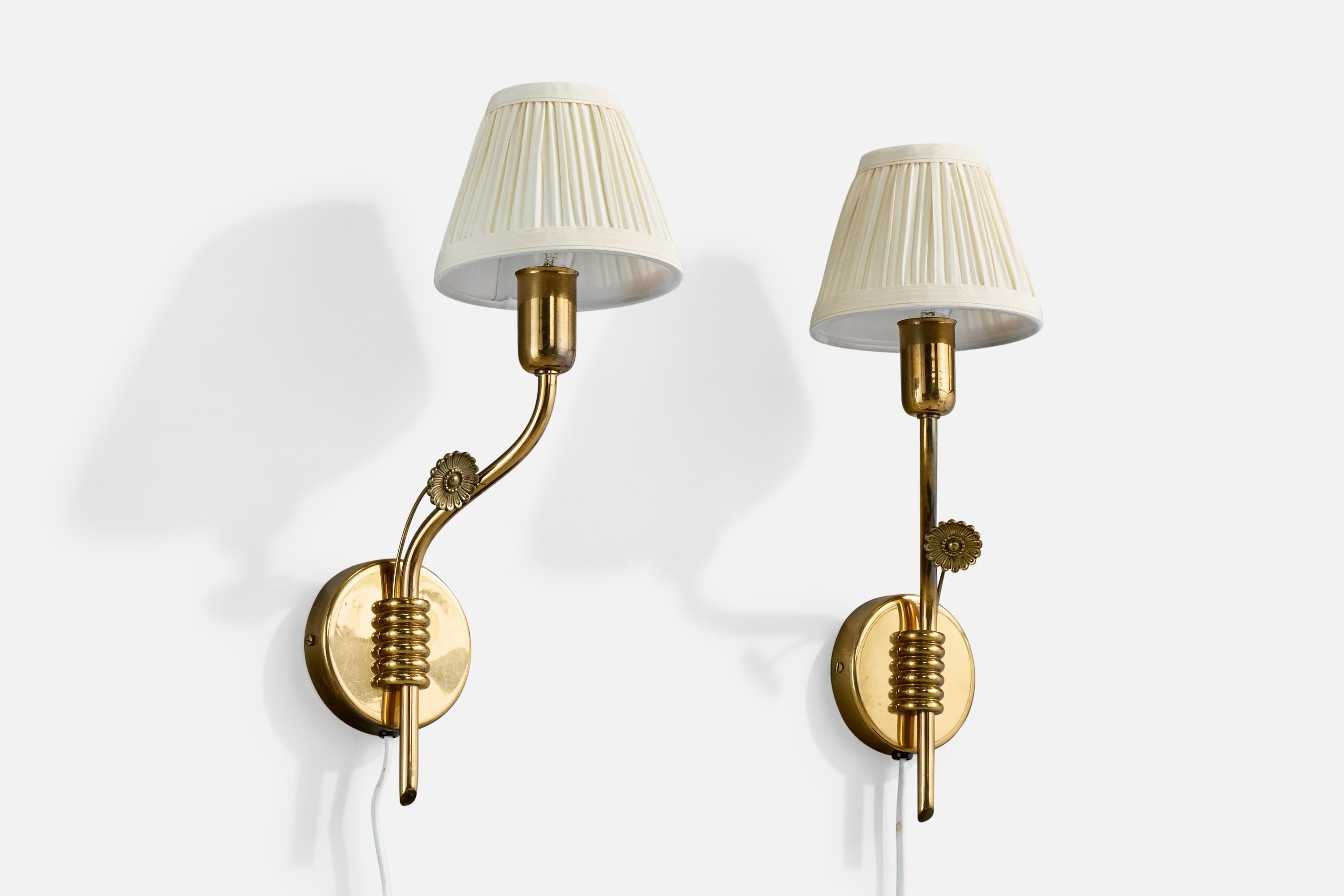 Mid-Century Modern Høvik Verk, Wall Lights, Brass, Fabric, Norway, 1950s For Sale