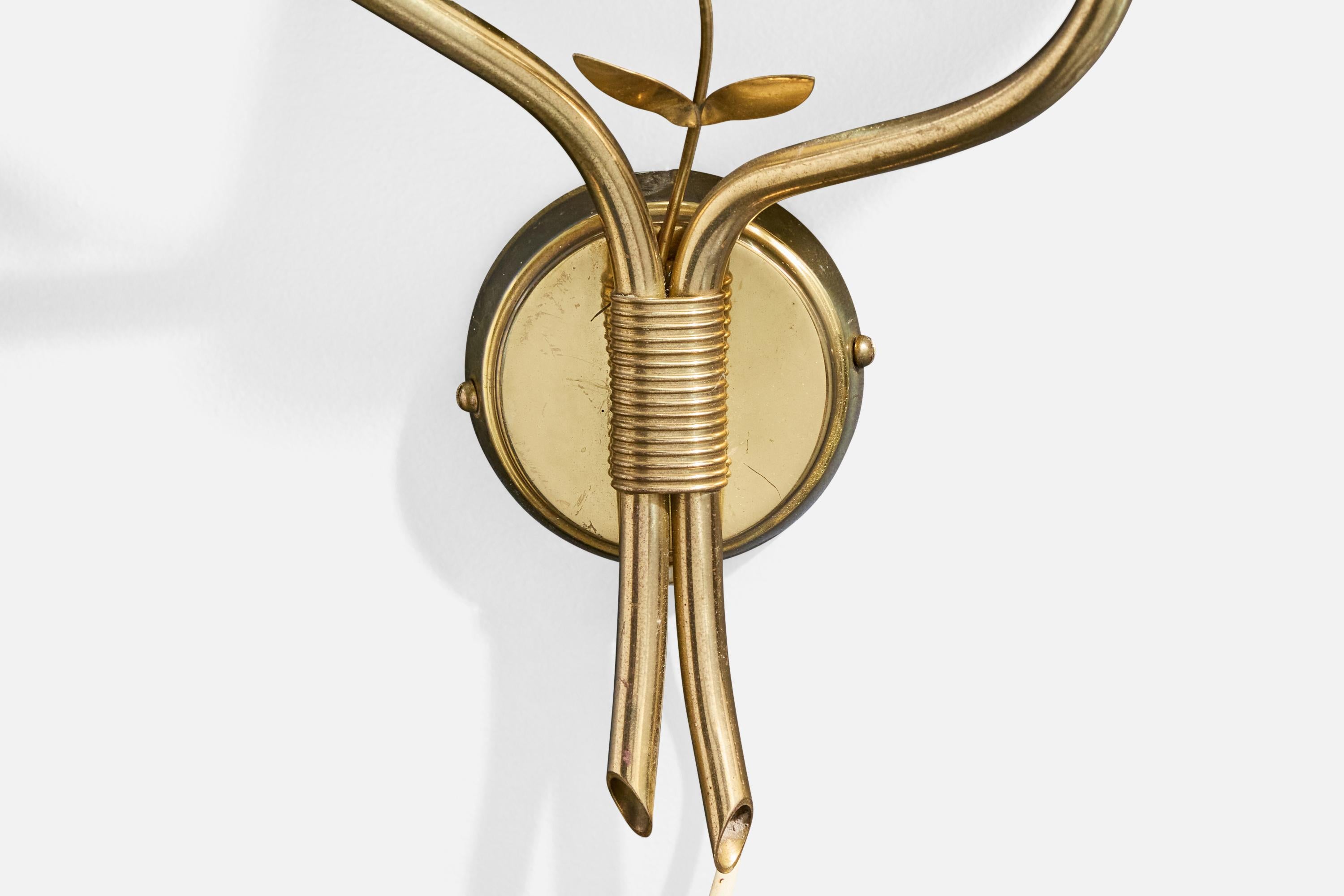 Høvik Verk, Wall Lights, Brass, Fabric, Norway, 1950s In Good Condition For Sale In High Point, NC