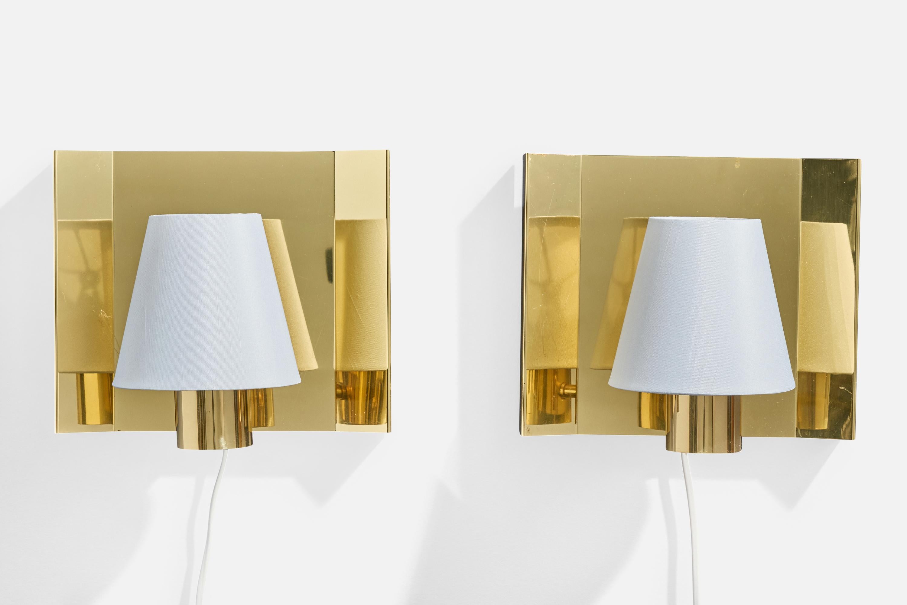 Høvik Verk, Wall Lights, Messing, Stoff, Norwegen, 1960er Jahre (Moderne der Mitte des Jahrhunderts) im Angebot