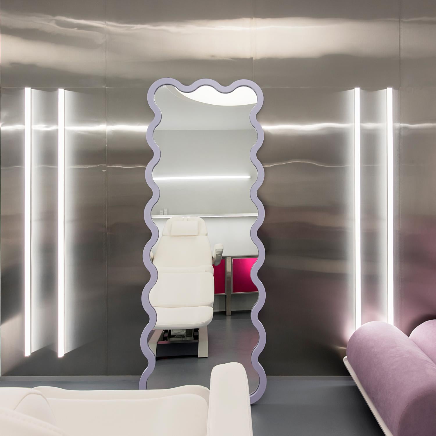 HVYLI mirror
Melted, delicate forms have become a new world trend. With the help of modern high-tech productions, we can make our reality more complex and interesting.  

Our collection of HVYLI mirrors will always be a beautiful accent in any