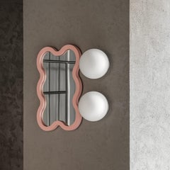 Mini-Spiegel „Hvyli 6 Mini“ im minimalistischen, rechteckigen Design von oitoproducts