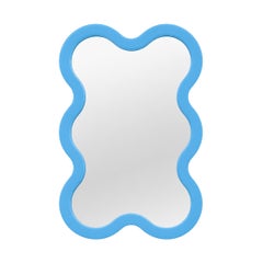 Compact Contemporary Wavy Wall Mirror – Light Blue Hvyli 6 by oitoproducts