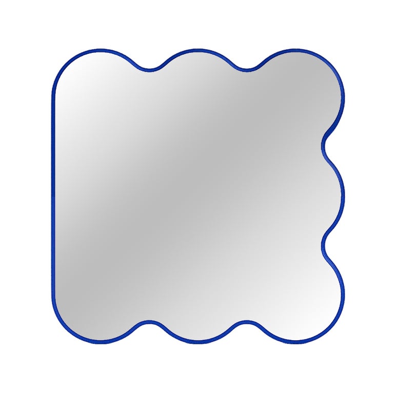 Hvyli Q7 – Welliger quadratischer Spiegel, asymmetrischer Wandspiegel von oitoproducts im Angebot bei 1stDibs Deutschland