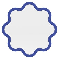 Hvyli Round 80 – Specchio da parete scultoreo di medie dimensioni con bordi smerlati