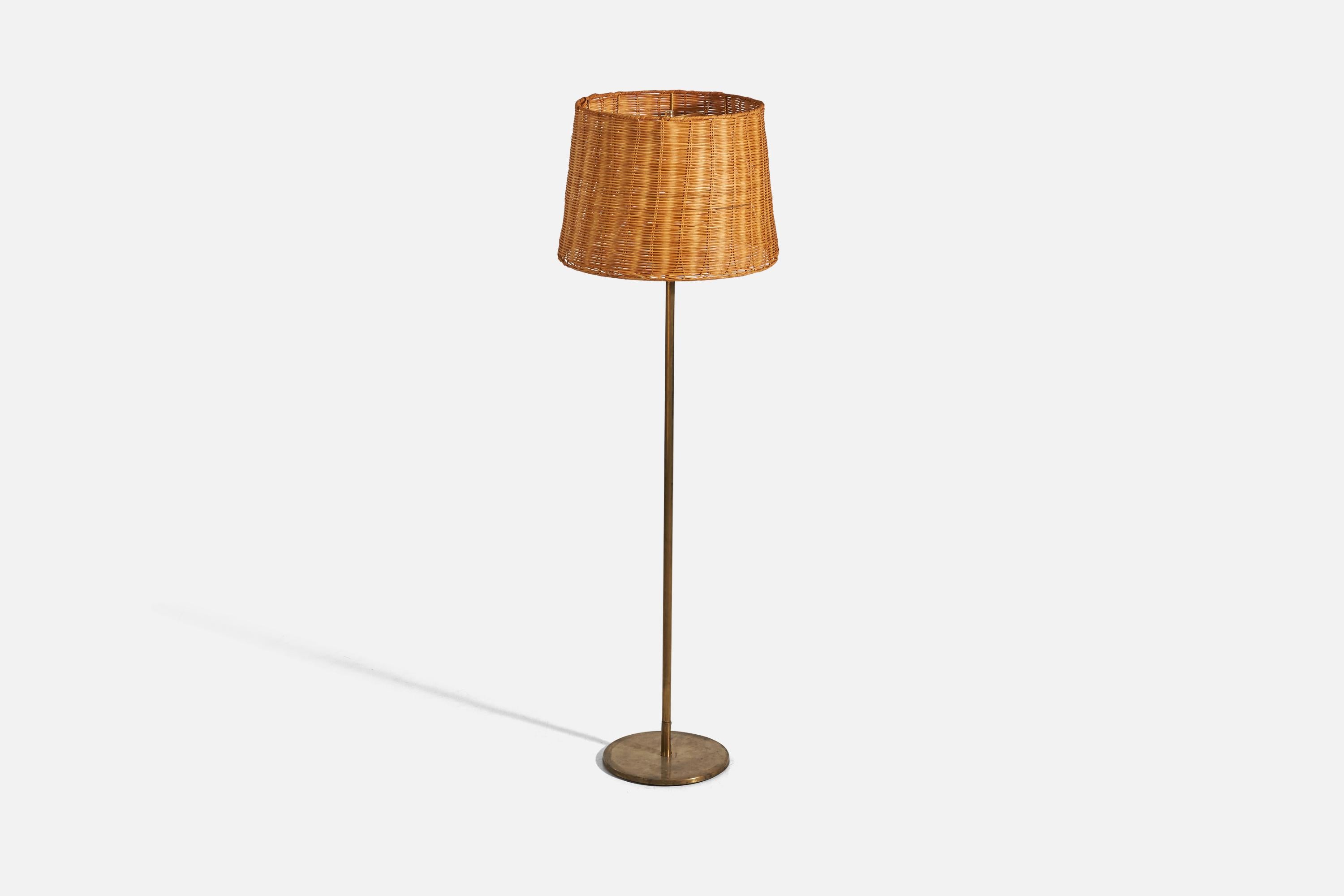 Scandinave moderne H.W. Armatur, lampadaire réglable, laiton, rotin, Suède, années 1950 en vente