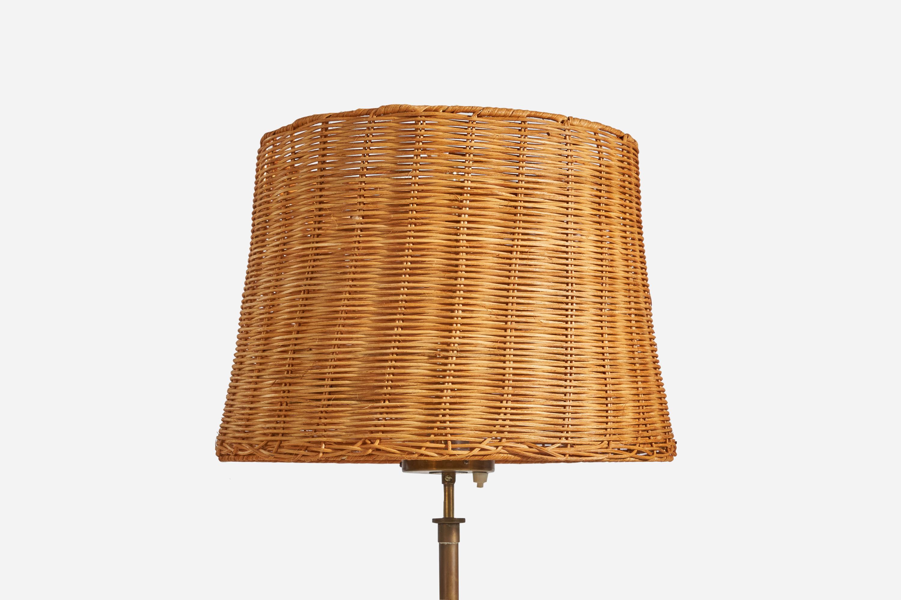 Suédois H.W. Lampadaire réglable Armatur, laiton, rotin, Suède, années 1950 en vente