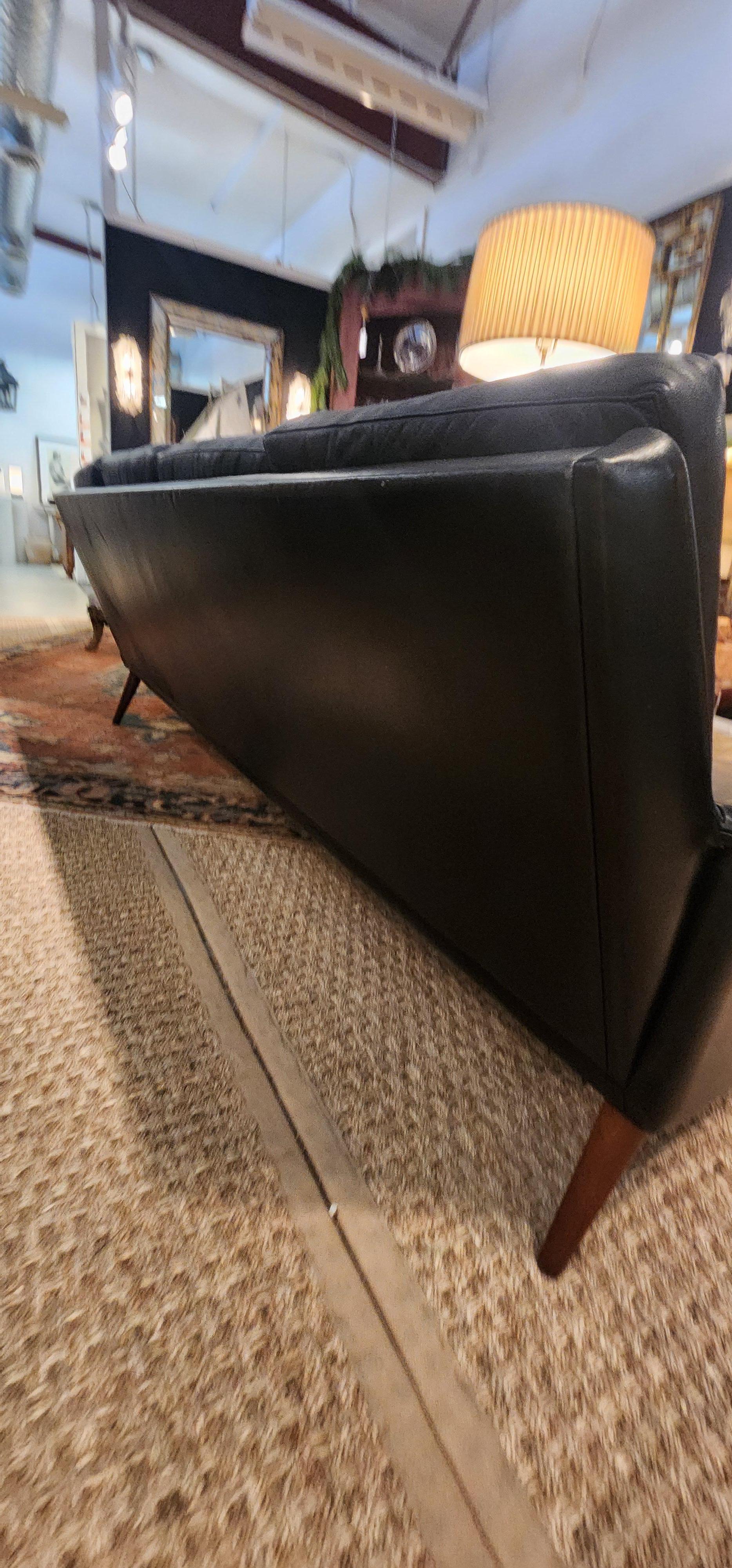 H.W. Klein for Bramin 1960s Leather Sofa with Rosewood Legs 12