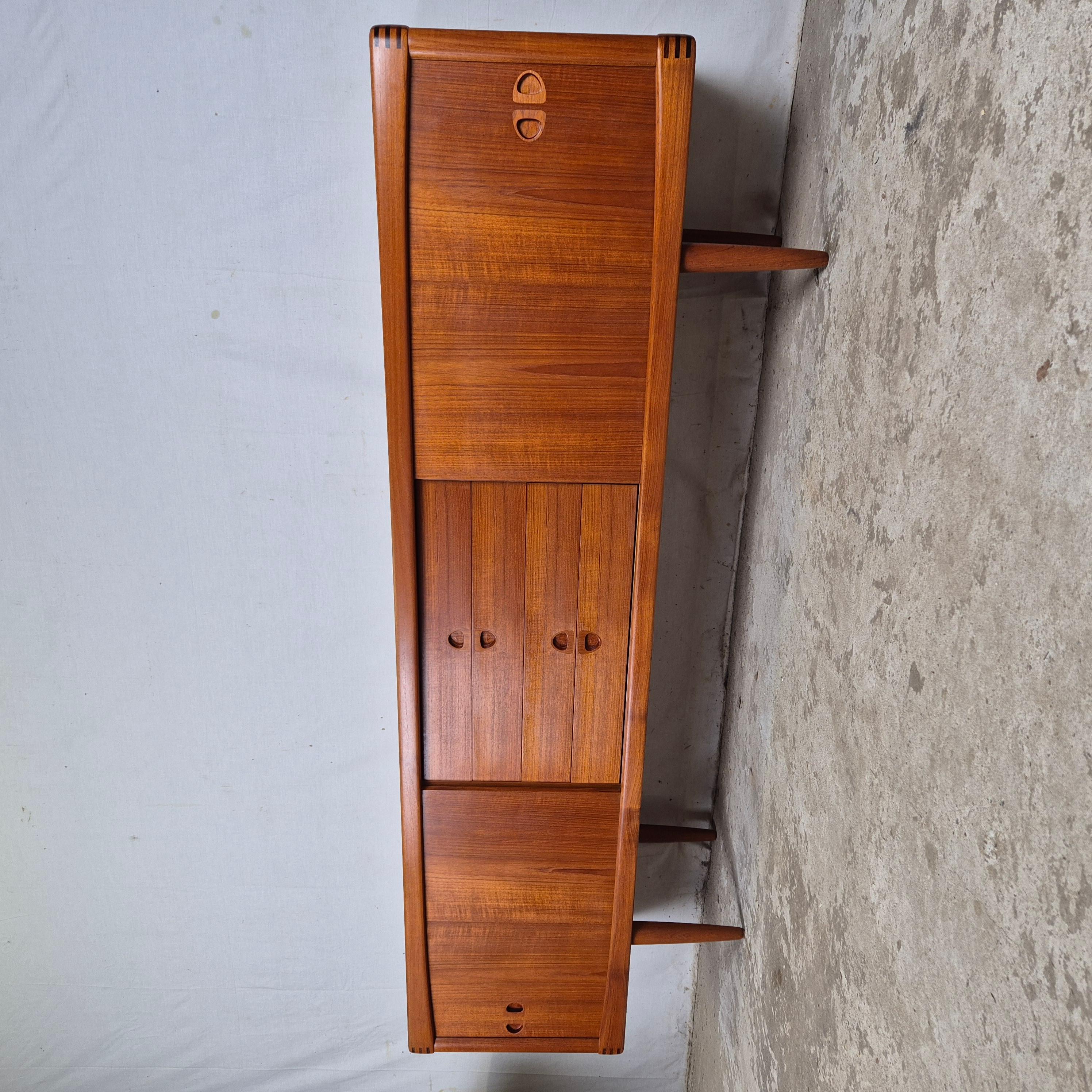 H.W. Klein for Bramin Mid Century Vintage Danish sideboard 60s In Good Condition In GOIRLE, NL