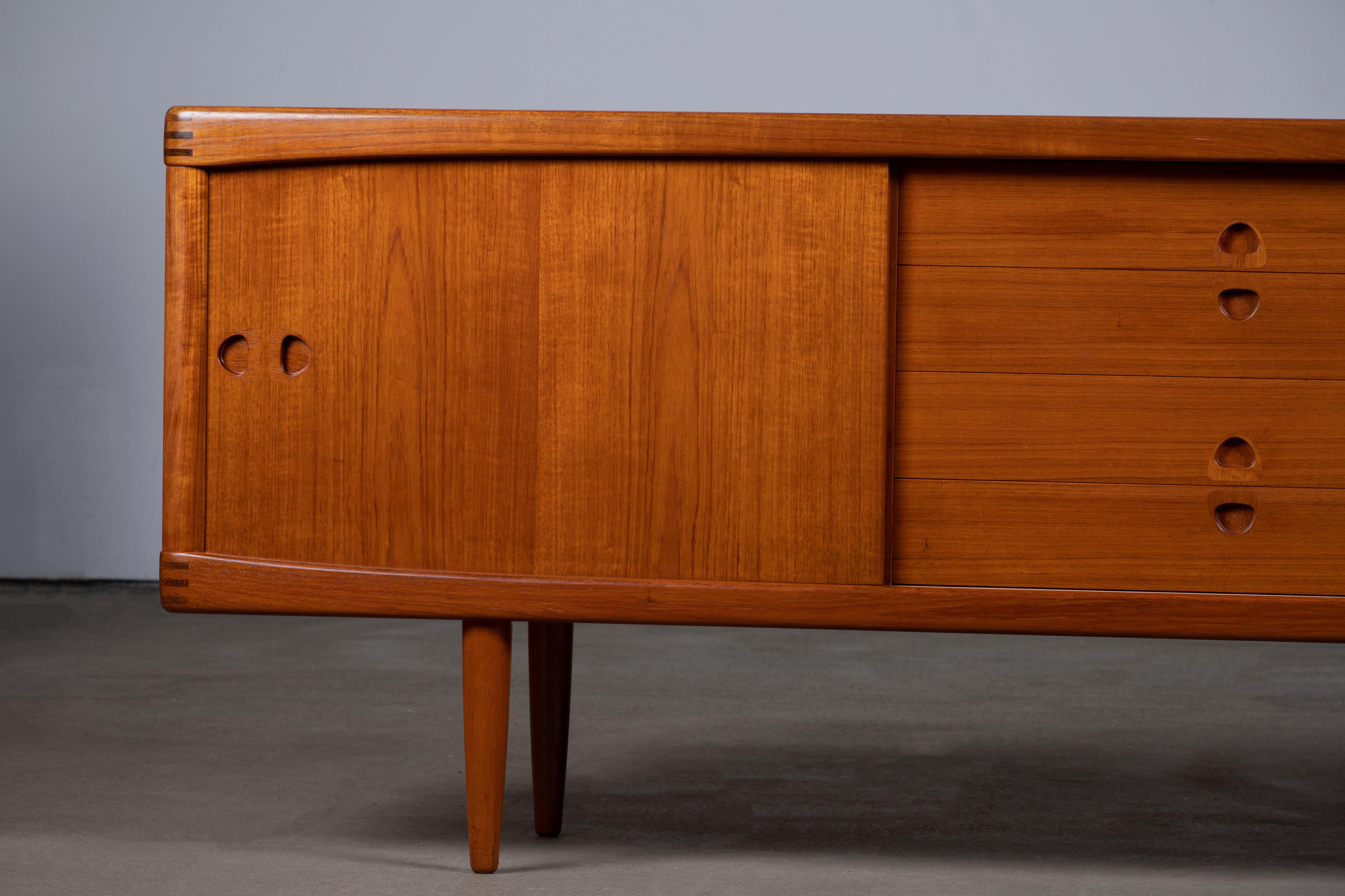 H.W. Klein Sideboard, Bramin Møbler, Denmark, 1960s In Good Condition For Sale In Wiesbaden, DE