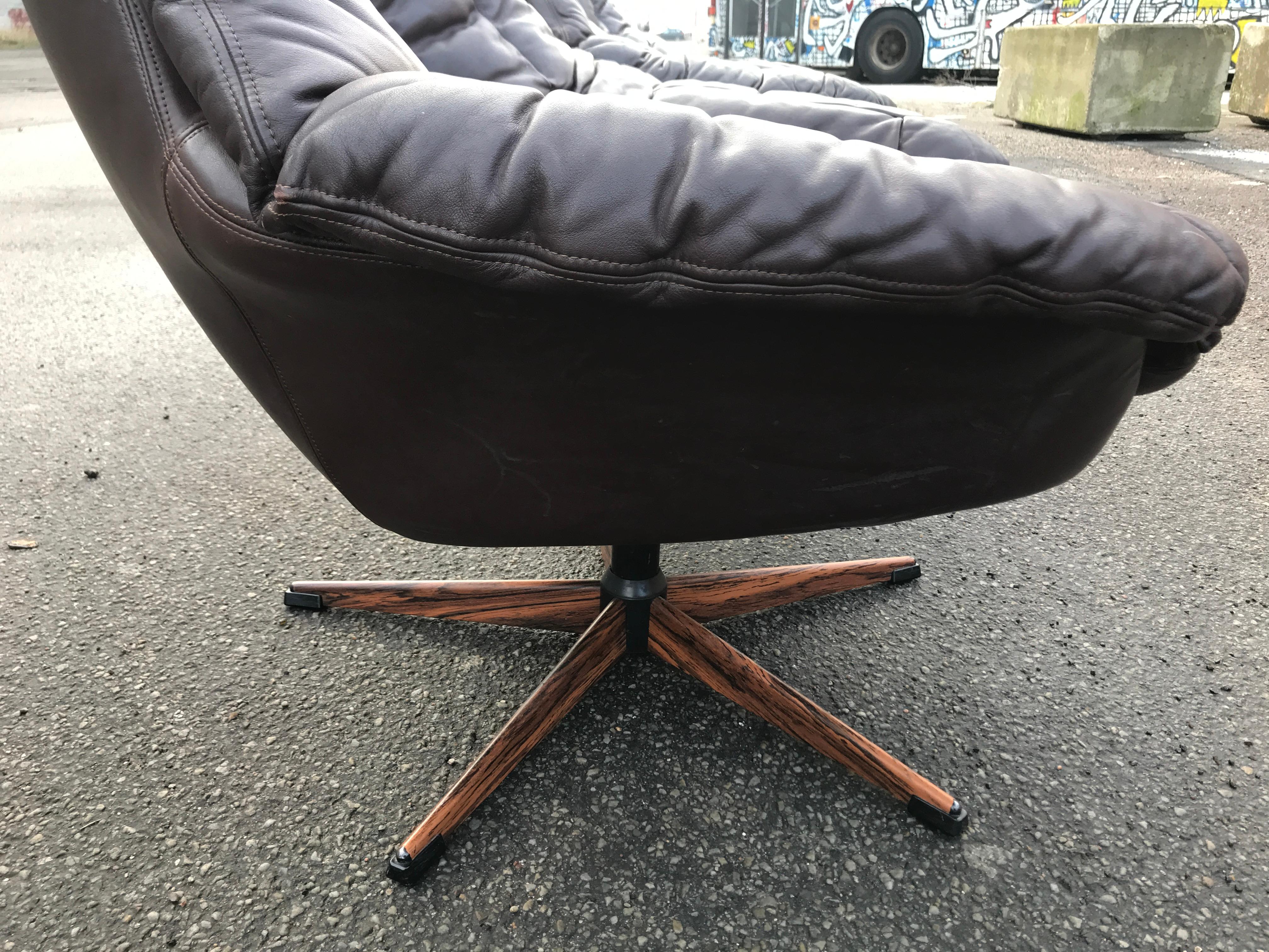 Beautiful pair of Lotus lounge chairs by H.W. Klein for Bramin in perfect condition. Also called the `raisin chair`