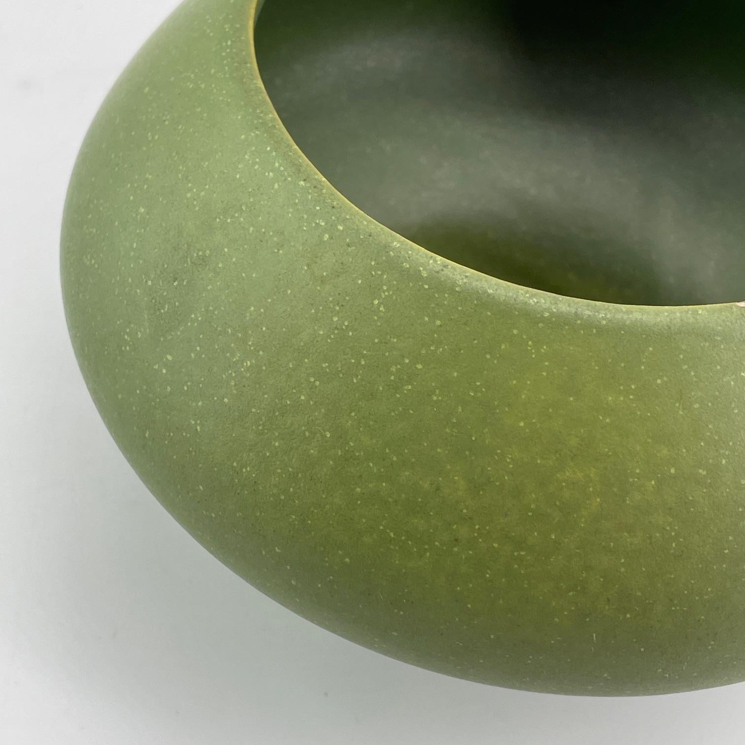 Hyalyn Nº 71 Green Pottery Planter Architectural AP Gainey USA In Good Condition For Sale In Hyattsville, MD