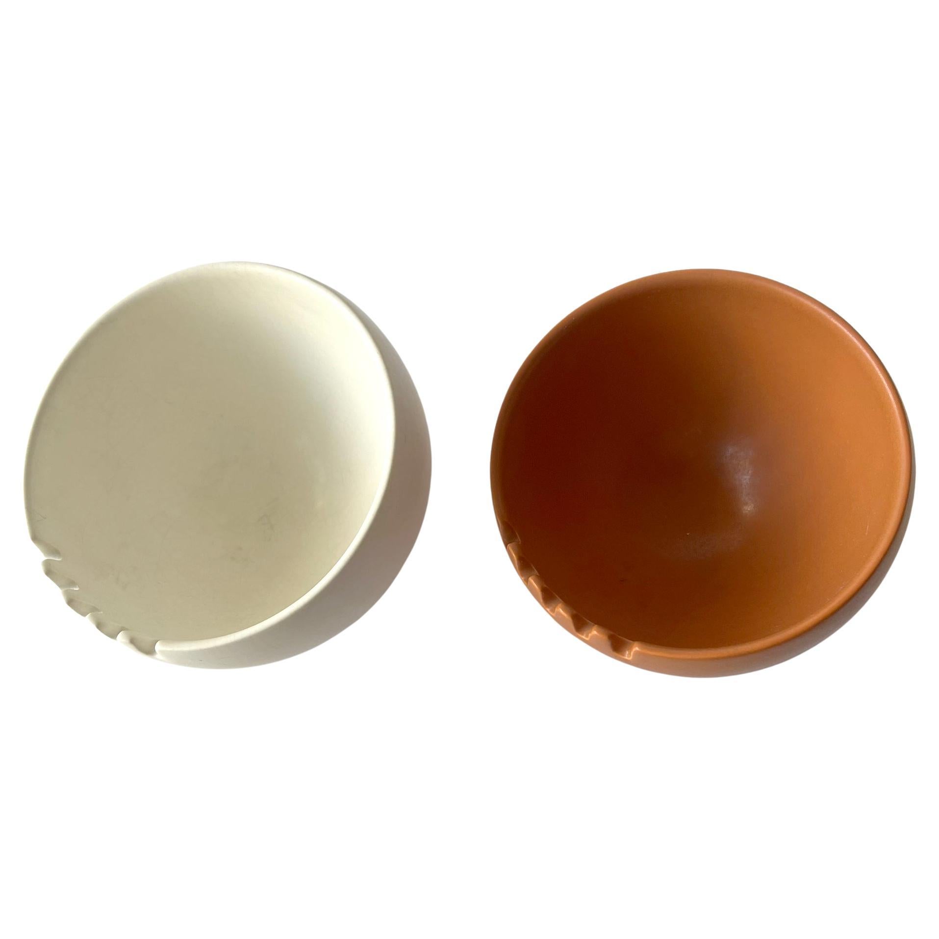 Mid-Century Modern Hyalyn Pair of Ceramic Mid Century Modern Ball Ashtrays For Sale