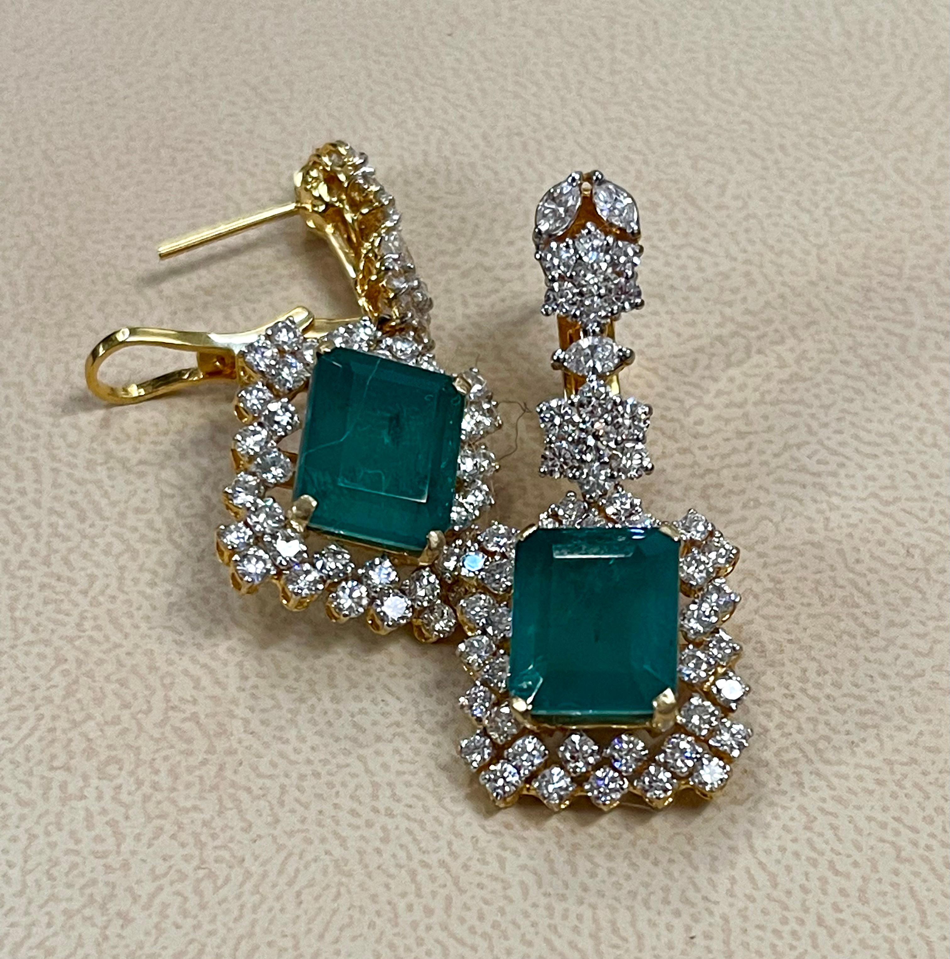 Hydro Emerald Cut Emerald, 7Ct VS Diamond Dangle/Drop Earrings 18 Kt Gold For Sale 6