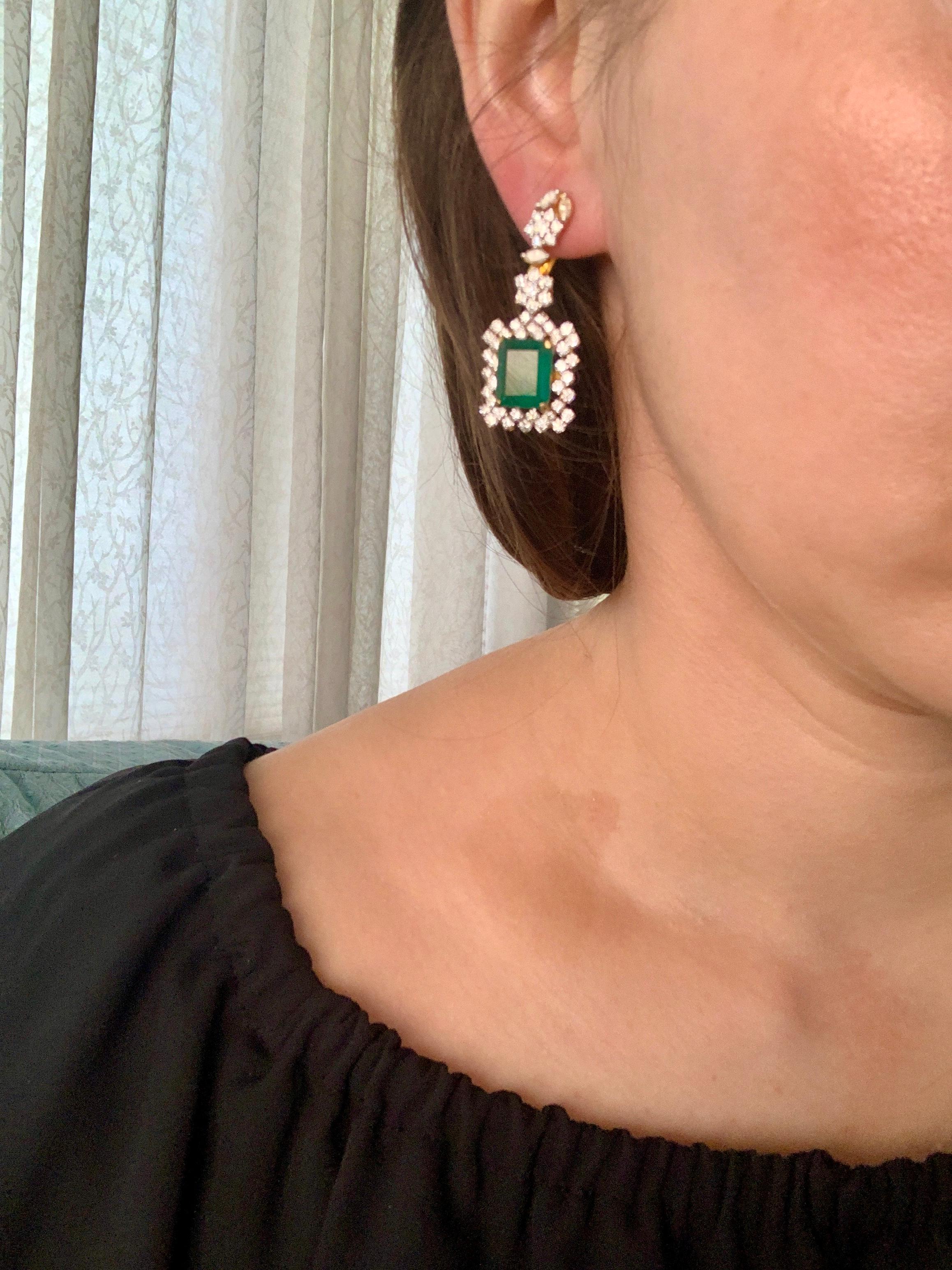 Women's Hydro Emerald Cut Emerald, 7Ct VS Diamond Dangle/Drop Earrings 18 Kt Gold For Sale