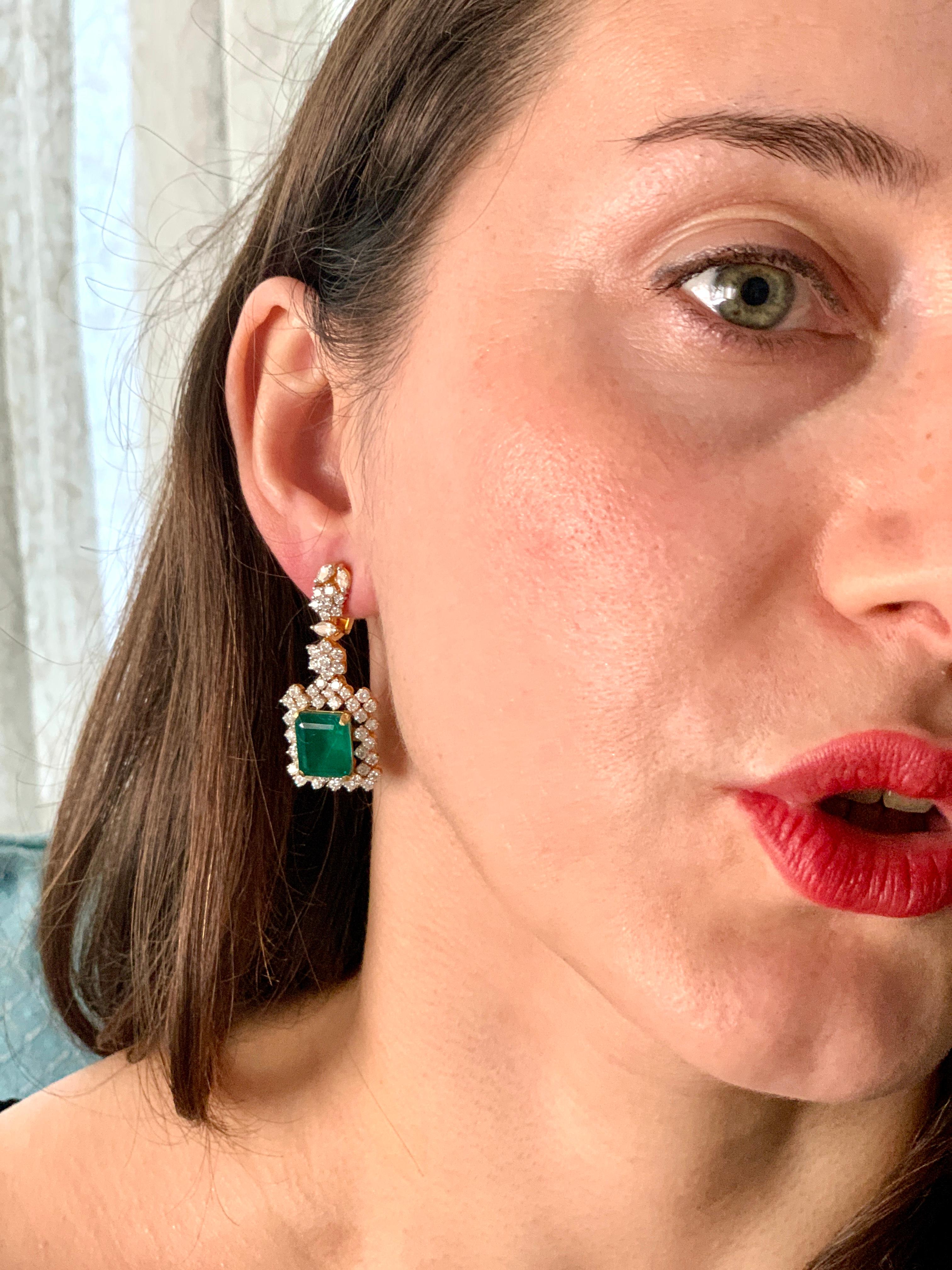 Hydro Emerald Cut Emerald, 7Ct VS Diamond Dangle/Drop Earrings 18 Kt Gold For Sale 1