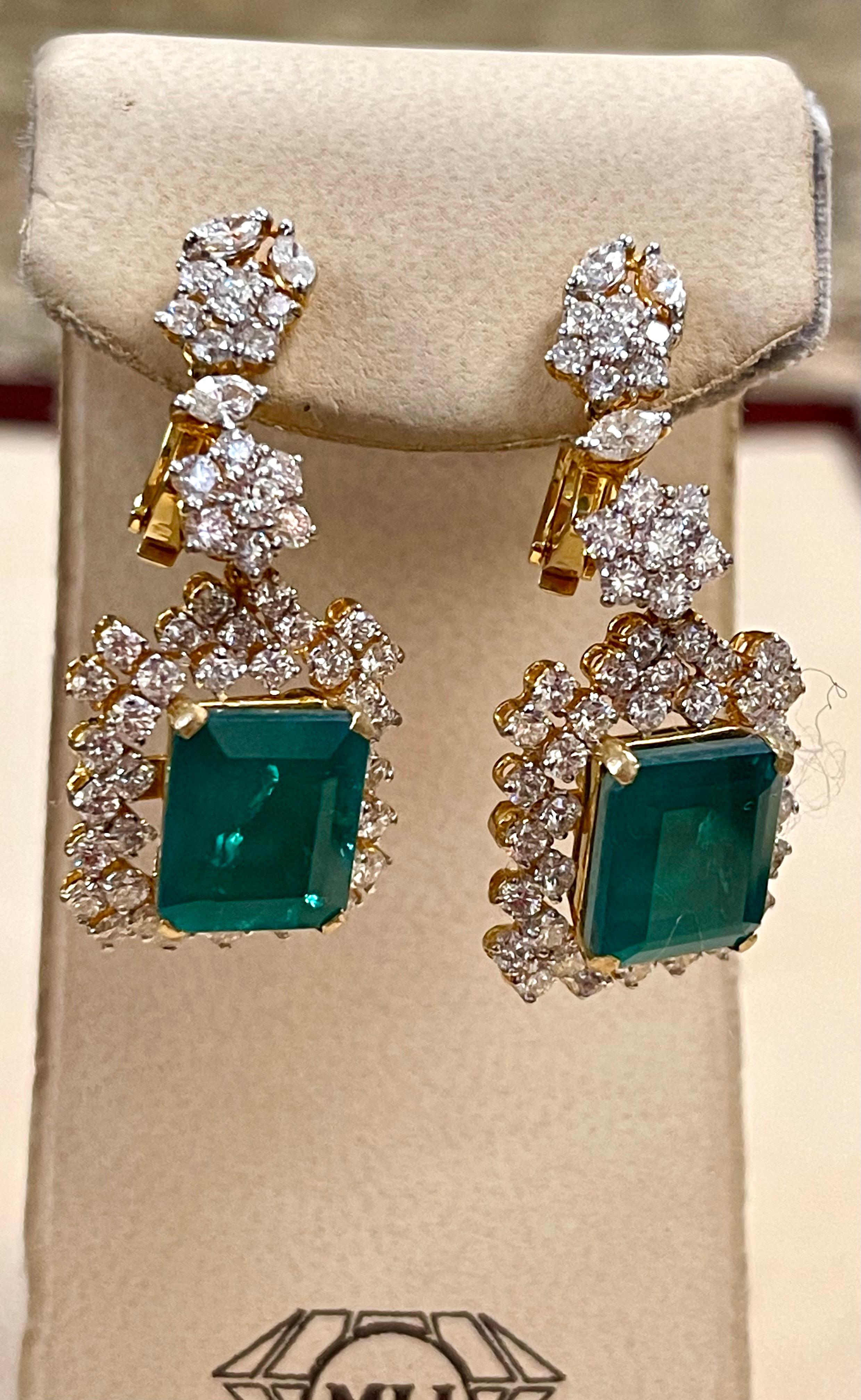 Hydro Emerald Cut Emerald, 7Ct VS Diamond Dangle/Drop Earrings 18 Kt Gold For Sale 3