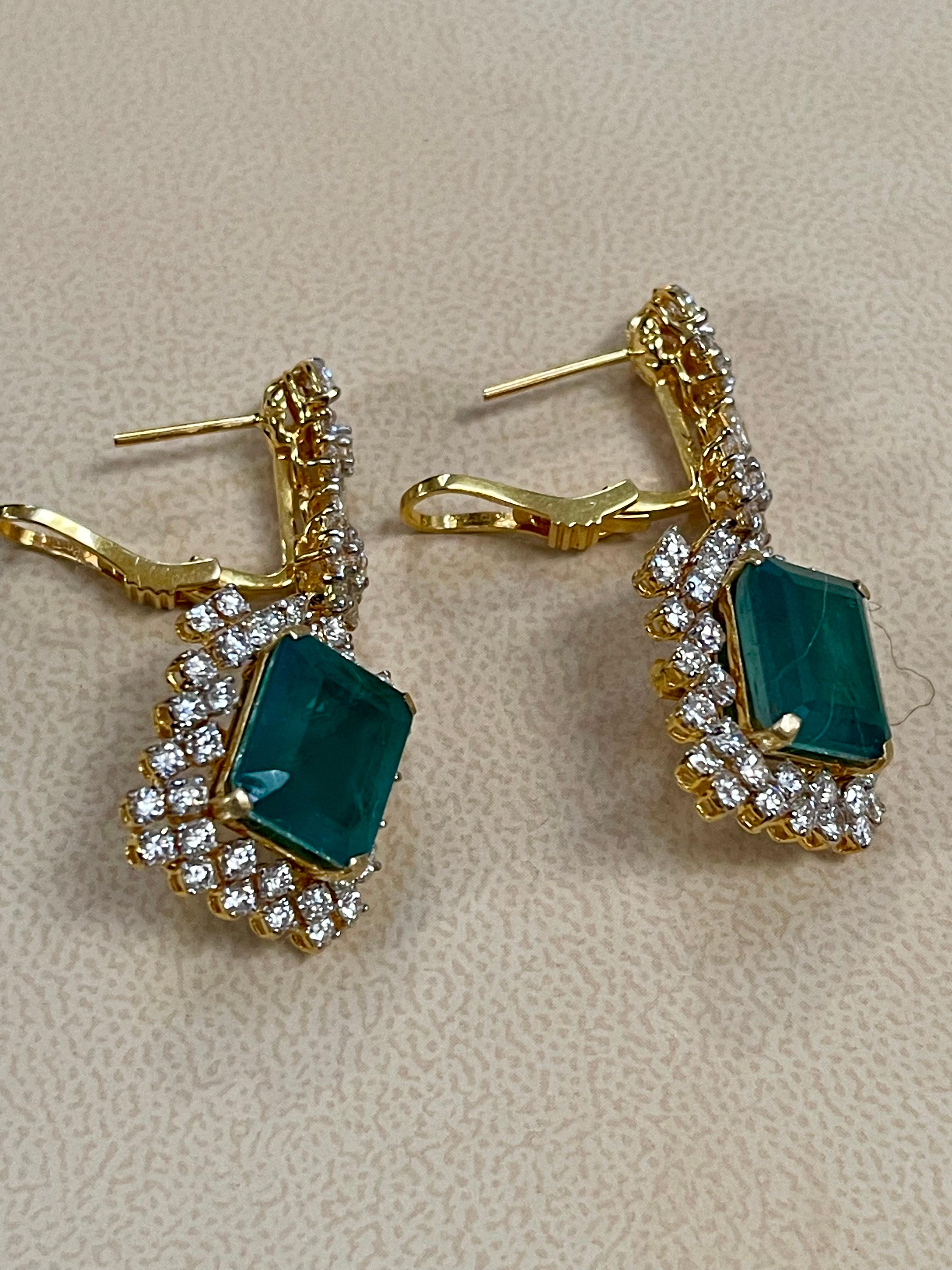 Hydro Emerald Cut Emerald, 7Ct VS Diamond Dangle/Drop Earrings 18 Kt Gold For Sale 5