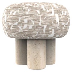 Hygge Puff entworfen von Saccal Design House Casamance Douce Folie Grége Travertin