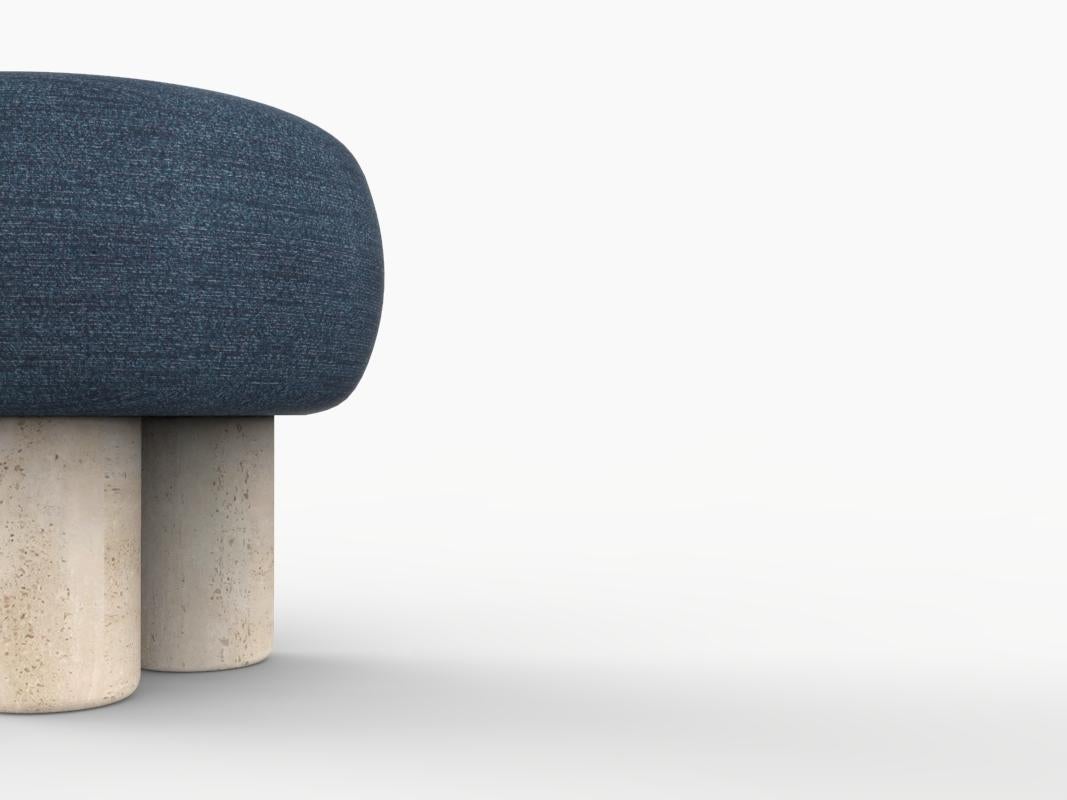 Hygge Puff Designed by Saccal Design House in tessuto per esterni Tricot Dark Seafoam e Travertino

La Collection'S si ispira all'architettura contemporanea del Portogallo e parla del suo passato romanico onorando le antiche geometrie, come l'arco e