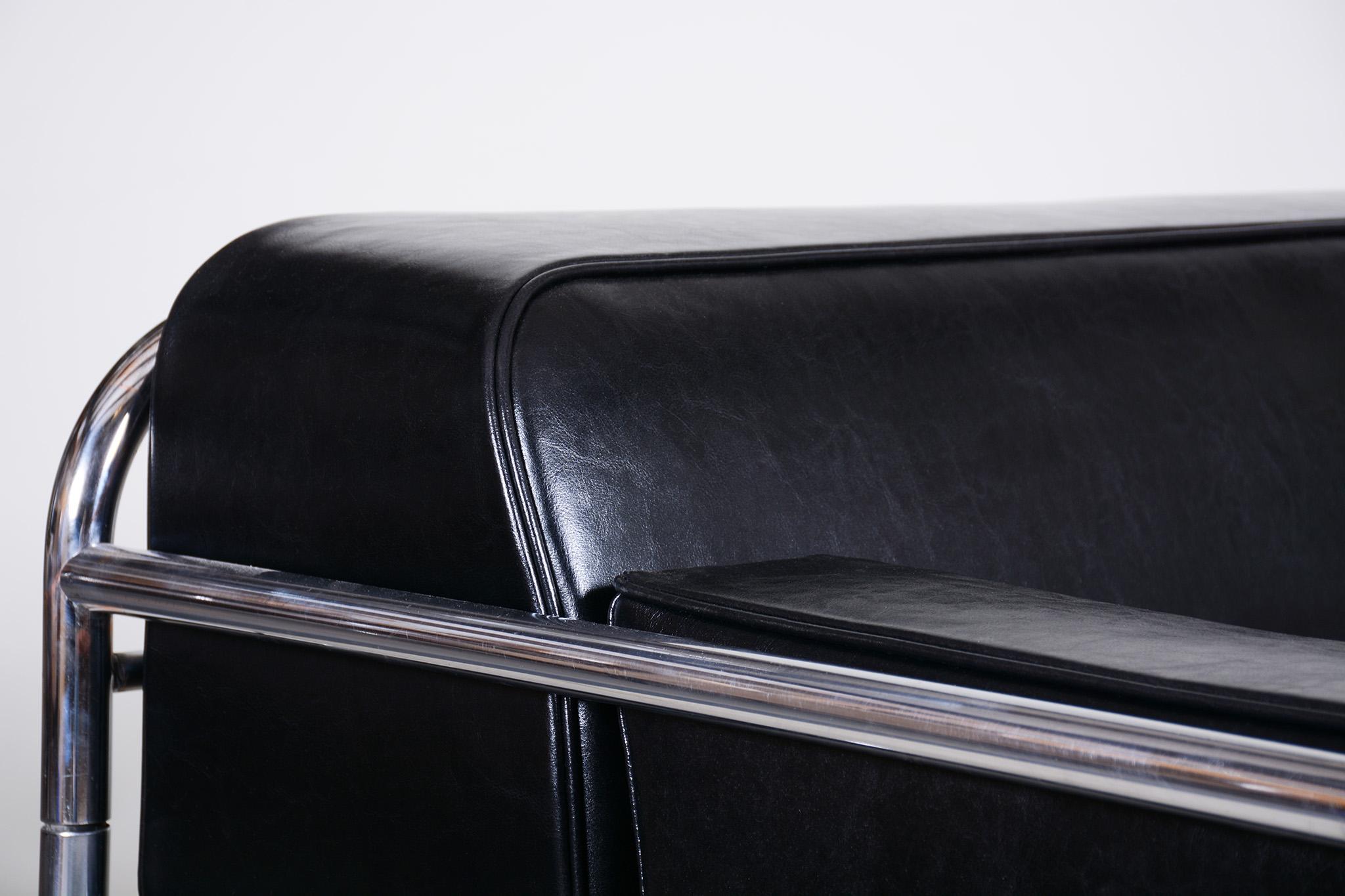 20th Century Hynek Gottwald Black Sofa, Made in 1930s Czechia, Reupholstered For Sale