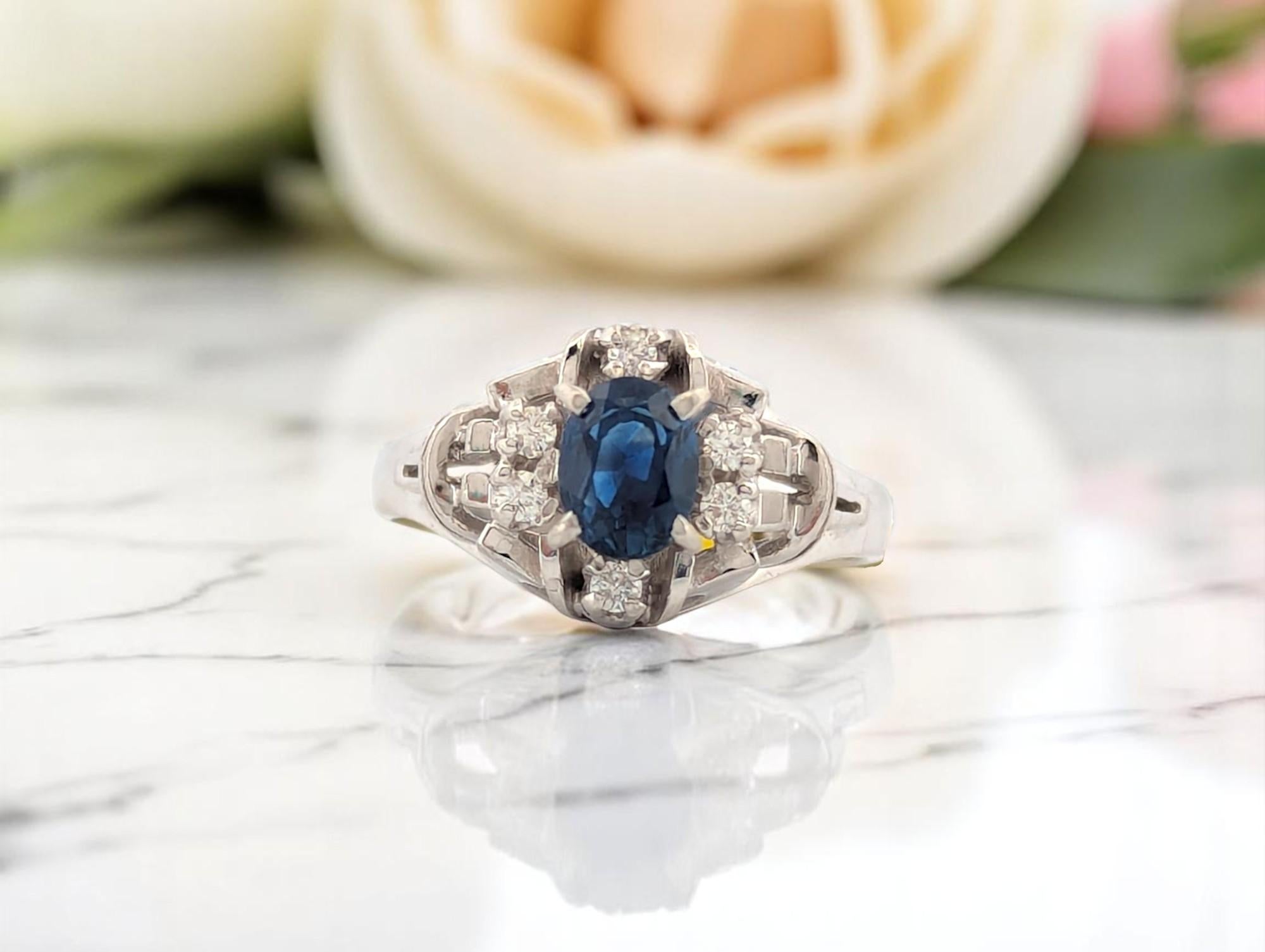Hypatia Sapphire Ring, Platinum with 0.69ct Natural Oval Sapphire Elegant Ring In New Condition For Sale In Greeneville, TN