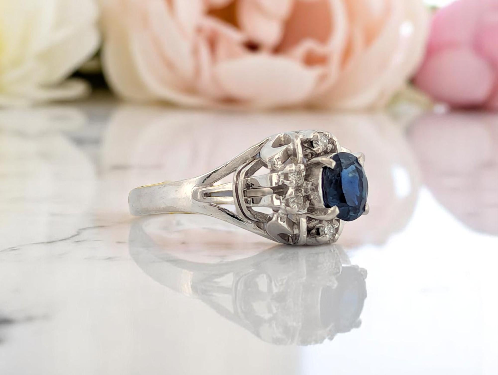 Women's Hypatia Sapphire Ring, Platinum with 0.69ct Natural Oval Sapphire Elegant Ring For Sale