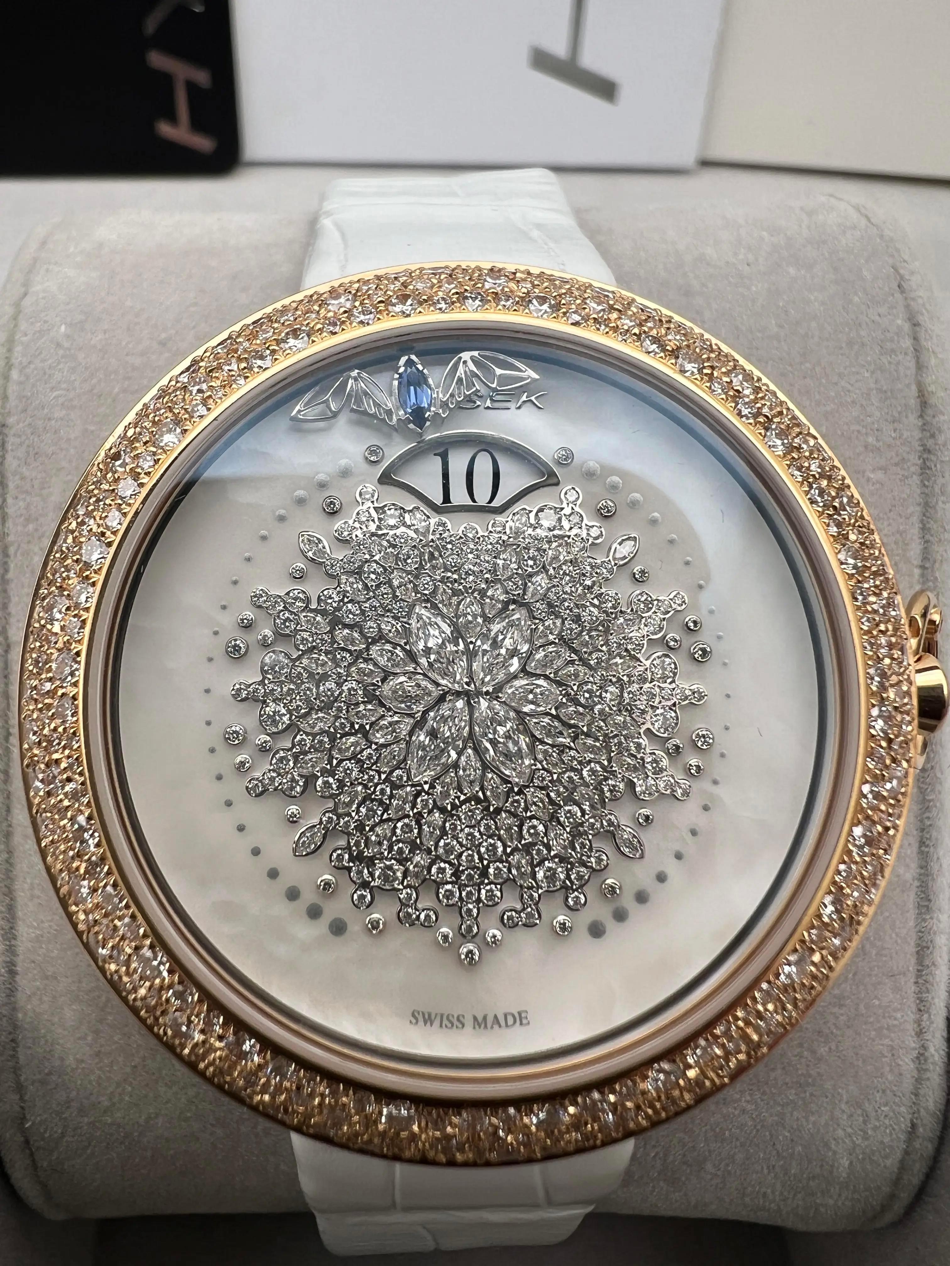 Women's or Men's Hysek Kalysta Exotic Tale Jump Hour KA3926R95 18K Rose Gold MOP Full Diamond B&P For Sale