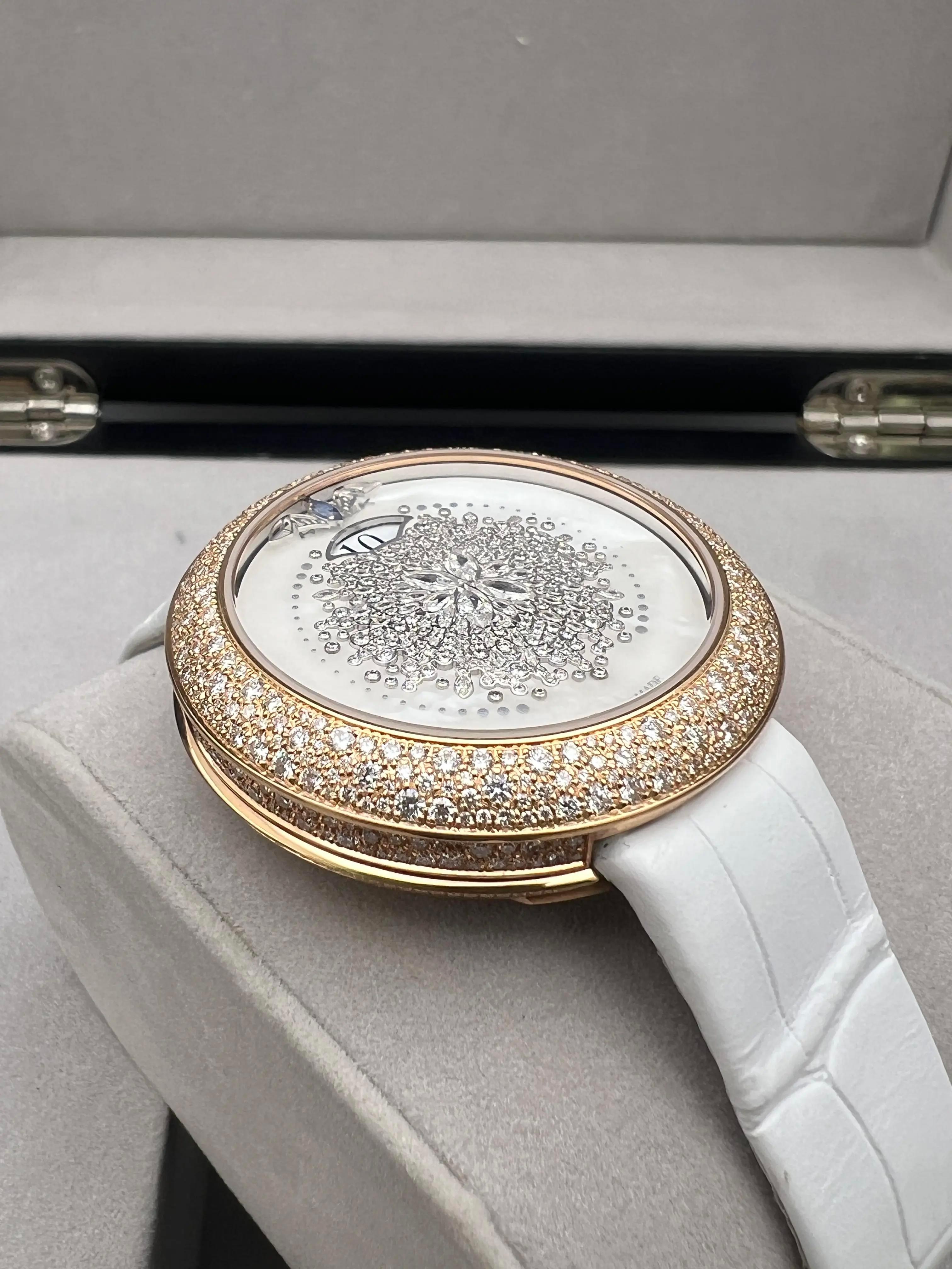 Hysek Kalysta Exotic Tale Jump Hour KA3926R95 18K Rose Gold MOP Full Diamond B&P For Sale 4